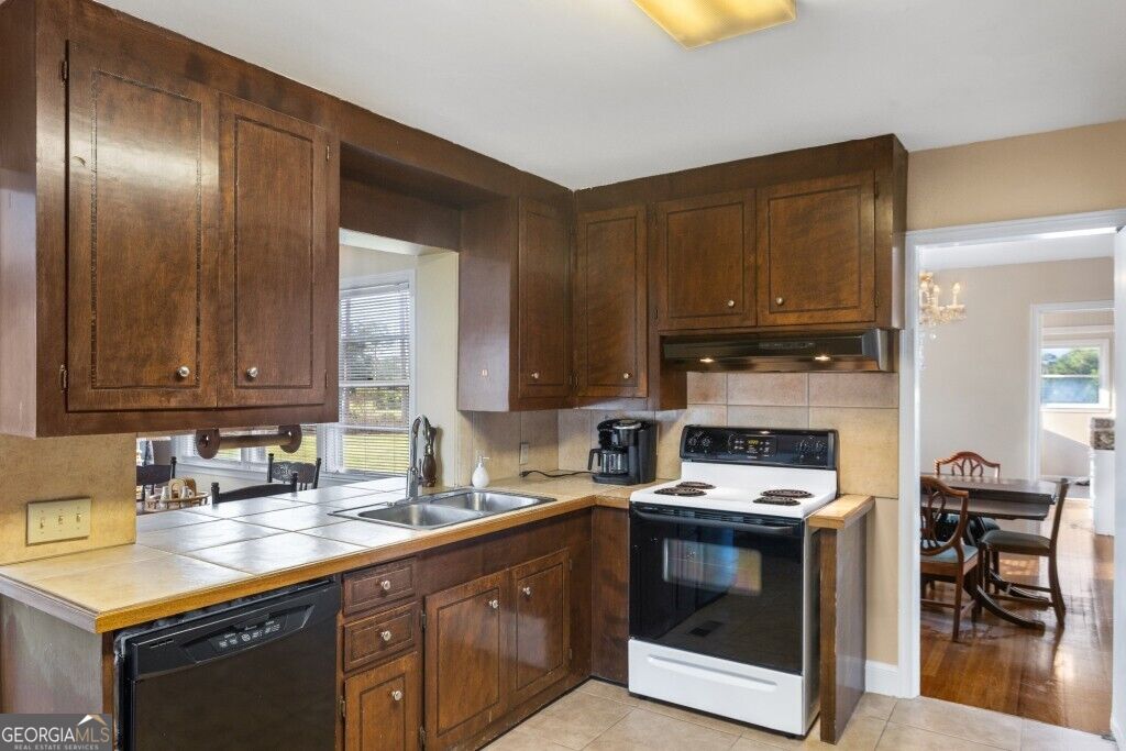 407 Westgreen Road Property Photo 15