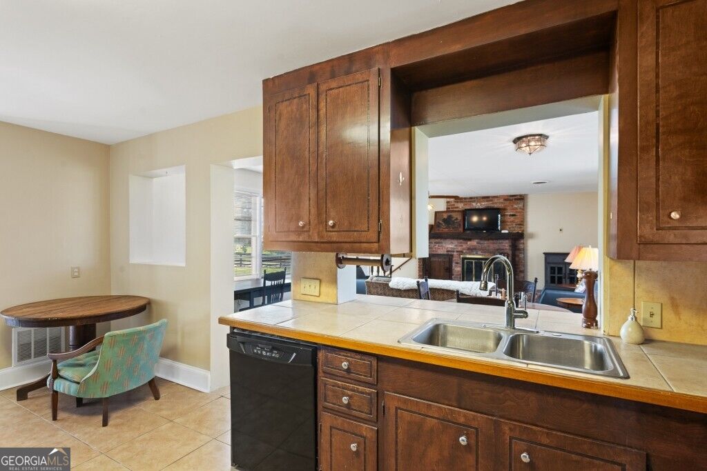 407 Westgreen Road Property Photo 18