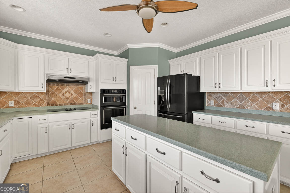 466 Midway Circle Property Photo 24