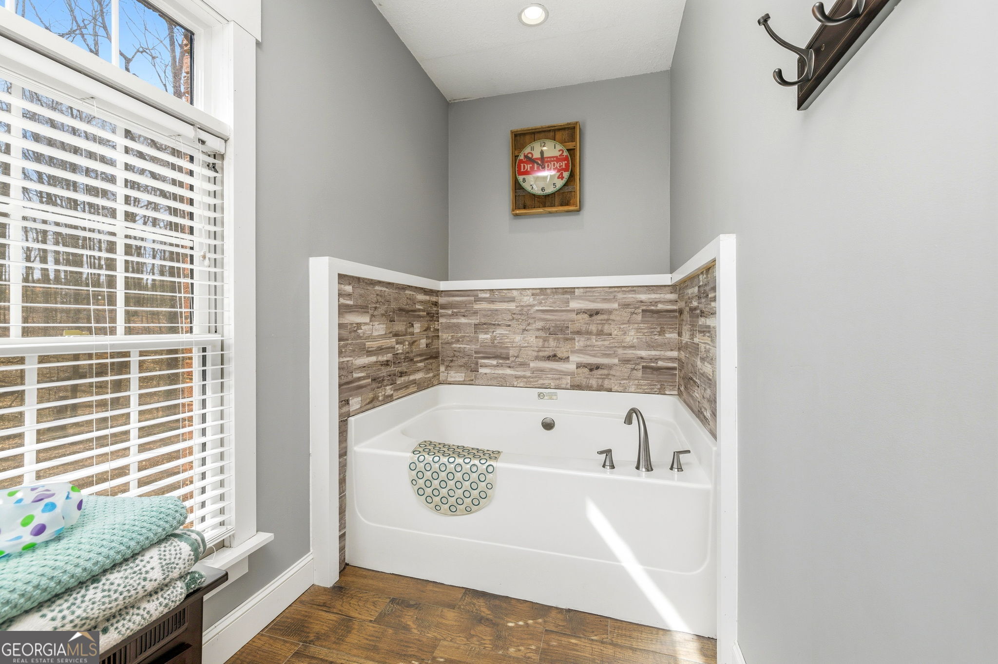 401 Herrin Road Property Photo 22