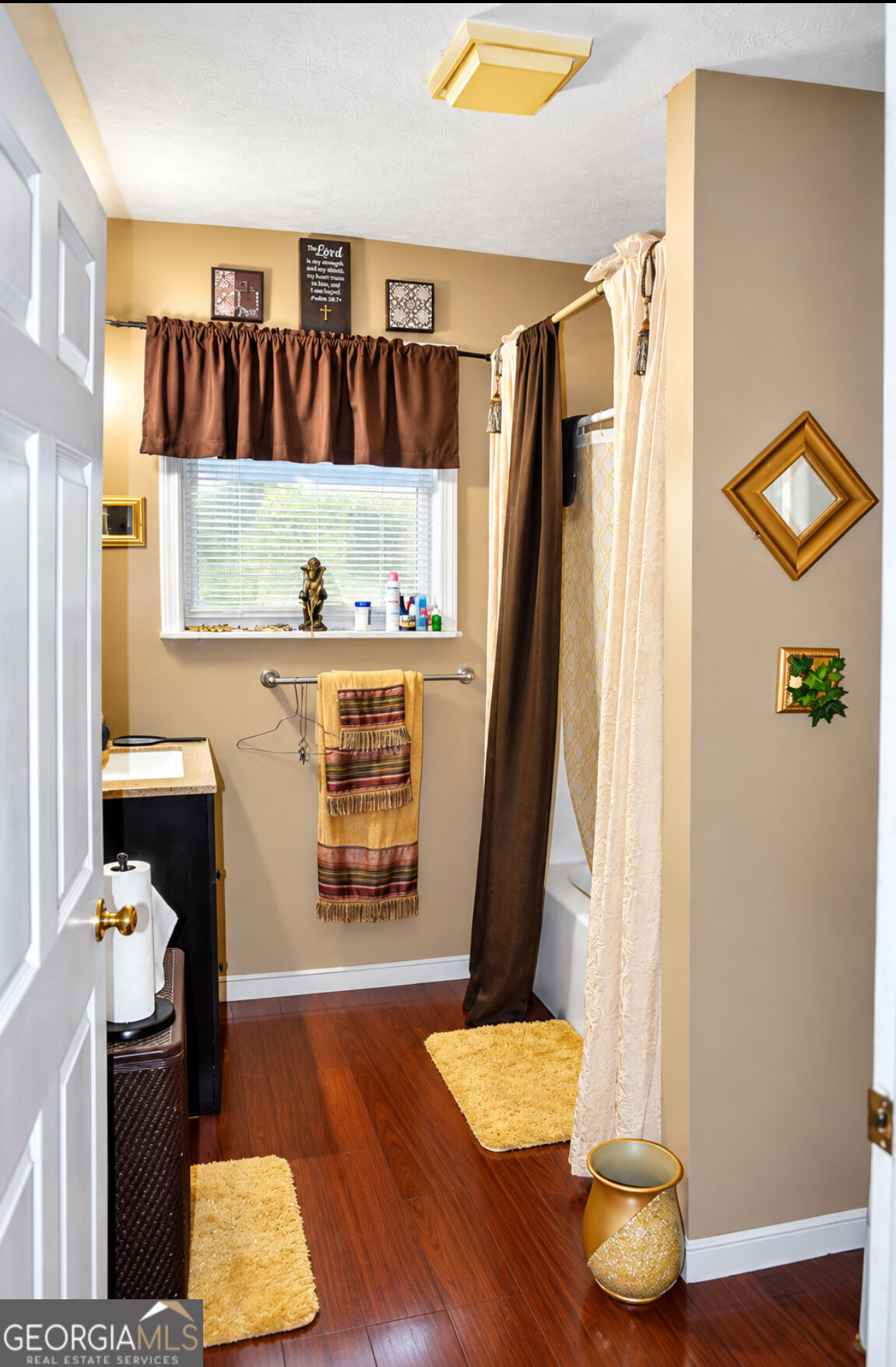 125 Marlborough Downs Road Property Photo 11
