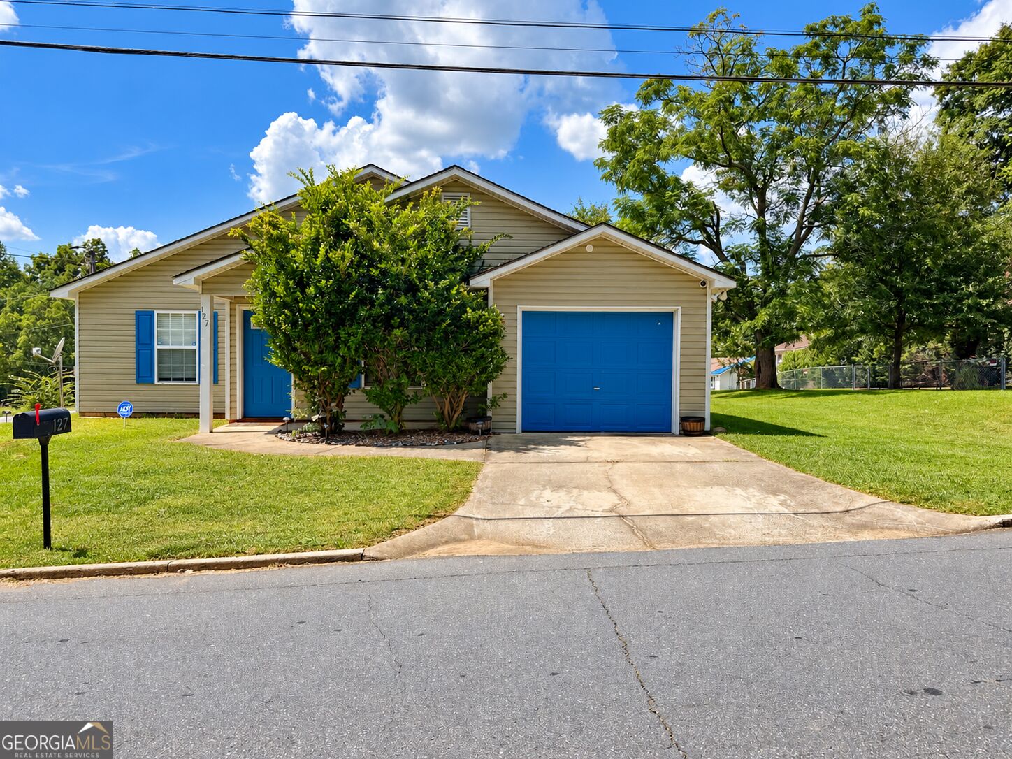 127 3rd Street Property Photo 1