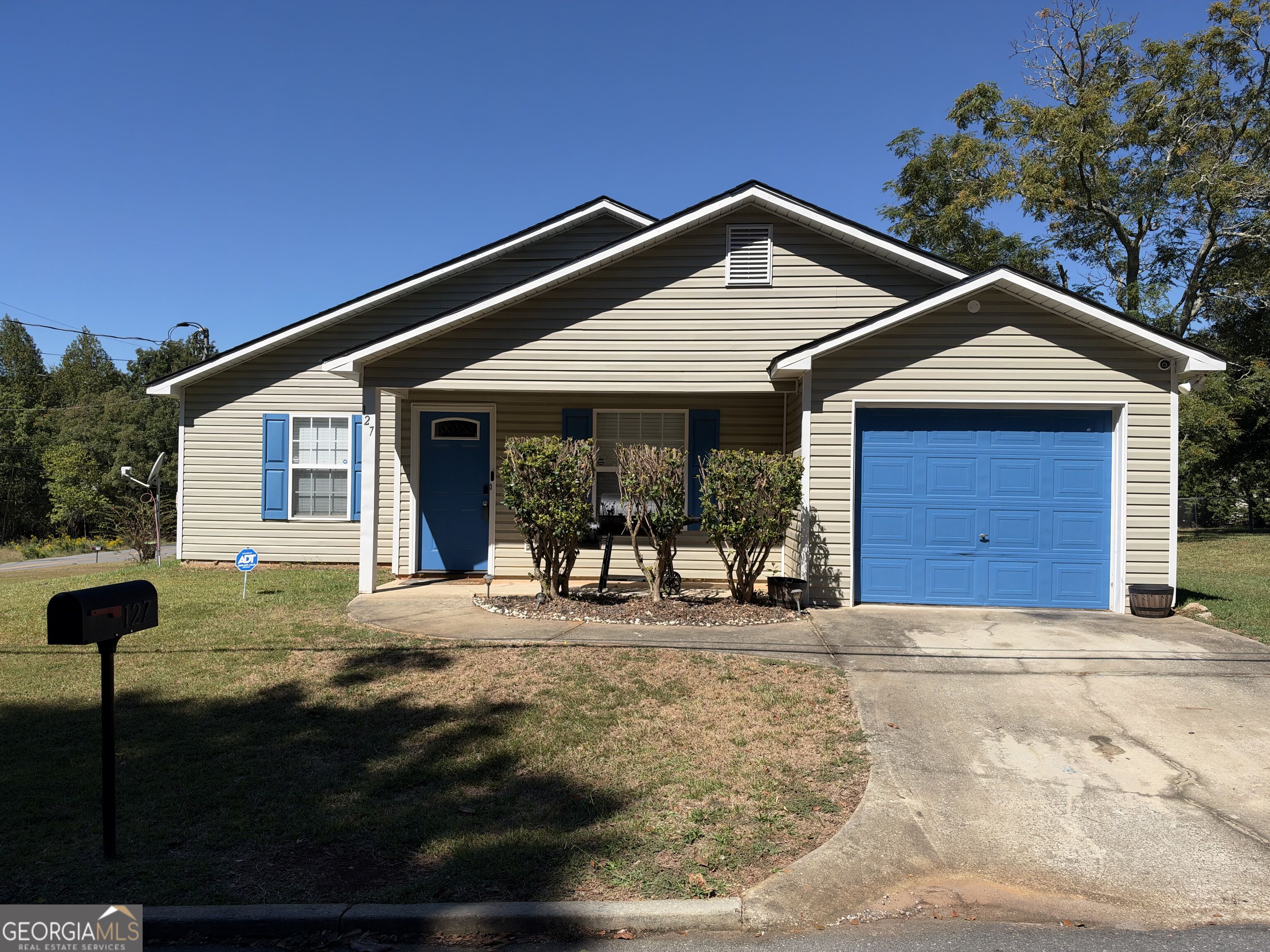 127 3rd Street Property Photo 2