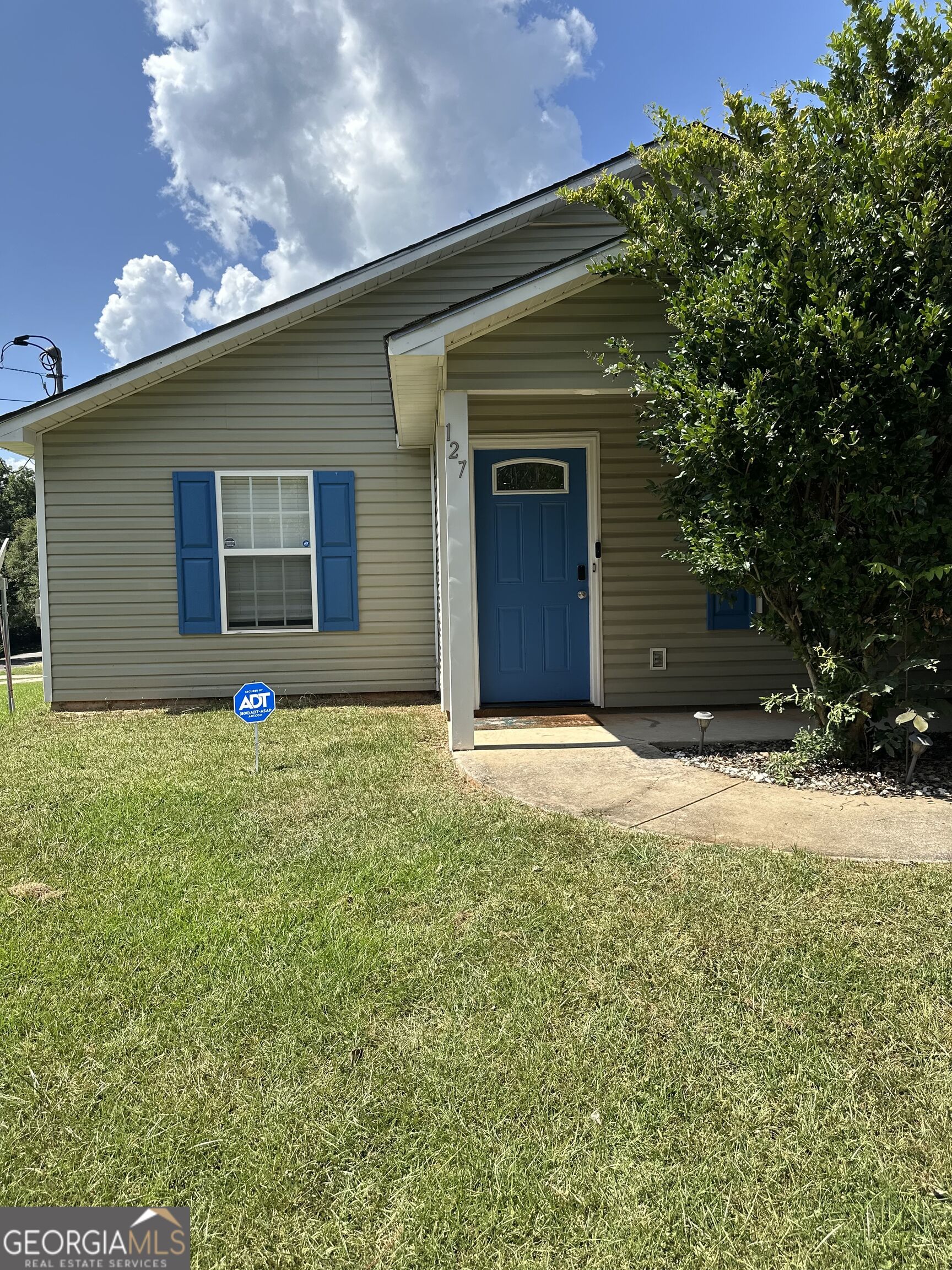 127 3rd Street Property Photo 3