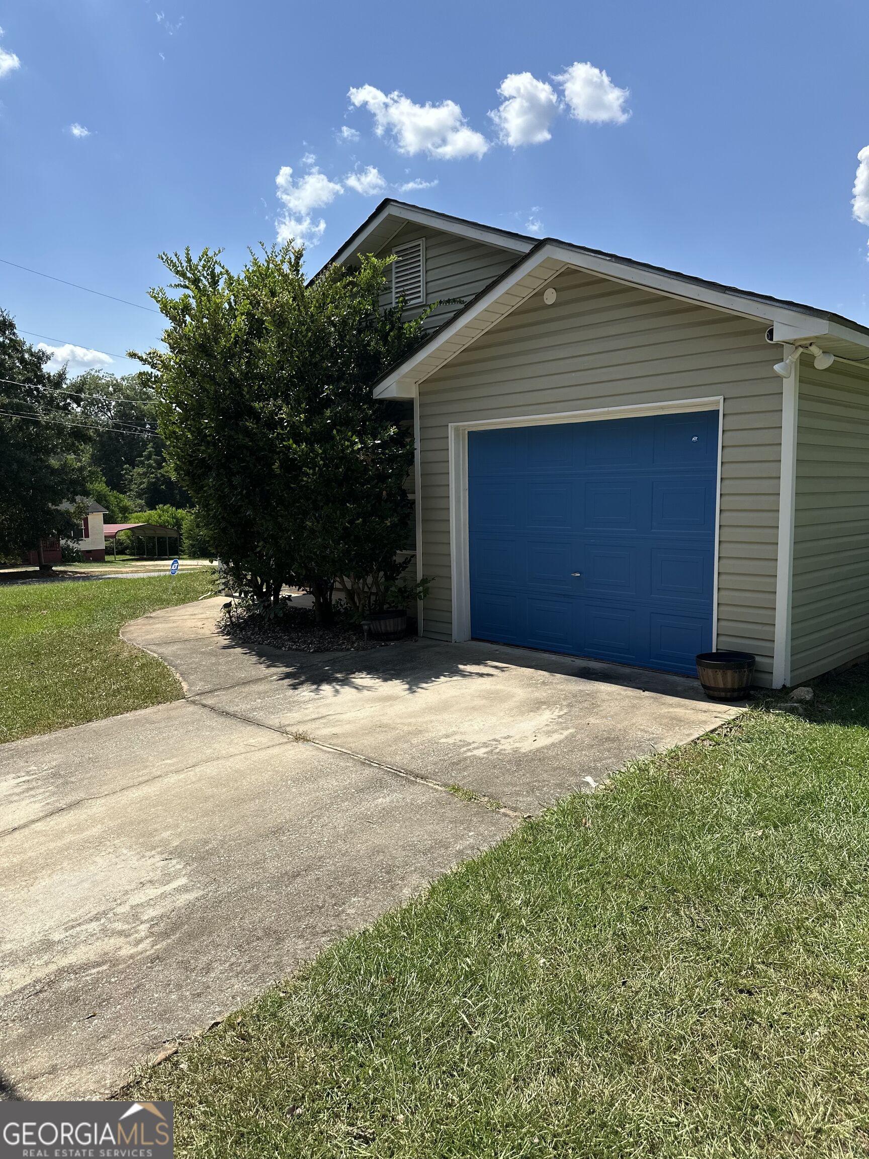127 3rd Street Property Photo 4