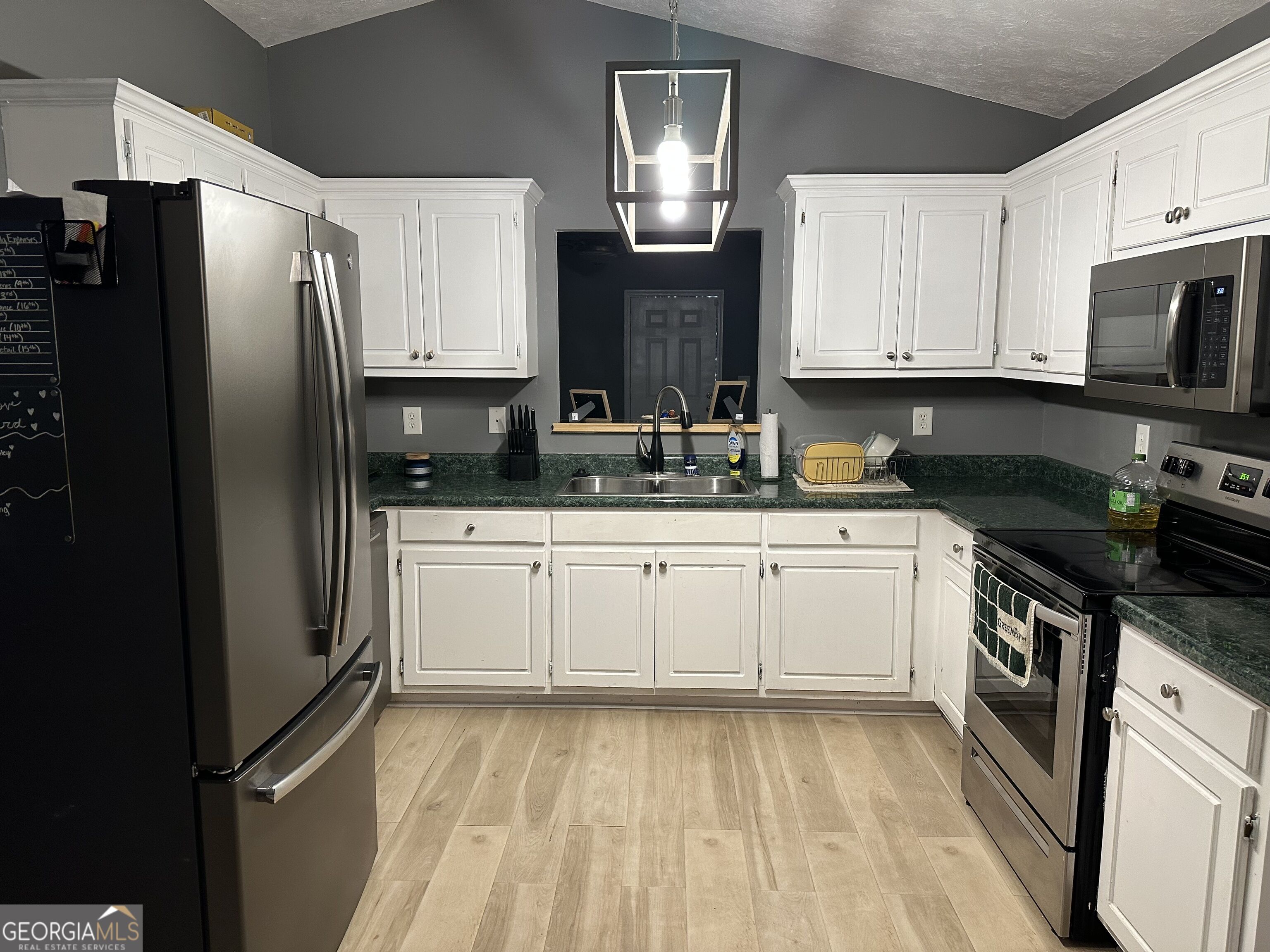 127 3rd Street Property Photo 9