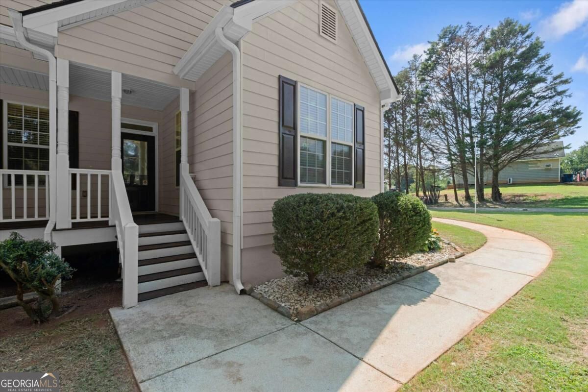 125 Kevins Drive Property Photo 2