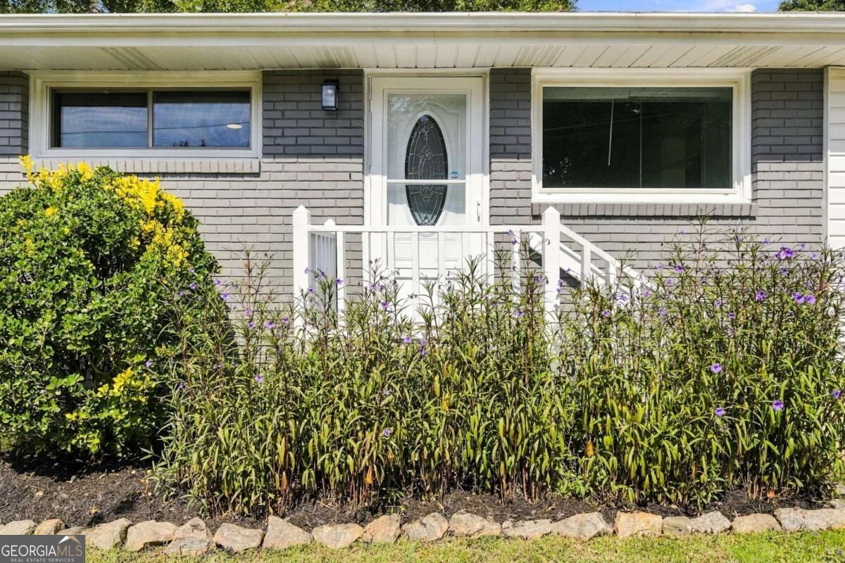 179 Long Drive Sw Property Photo 3