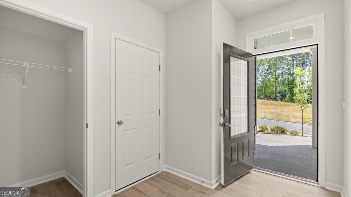 1810 Meadow Green Circle Property Photo 3