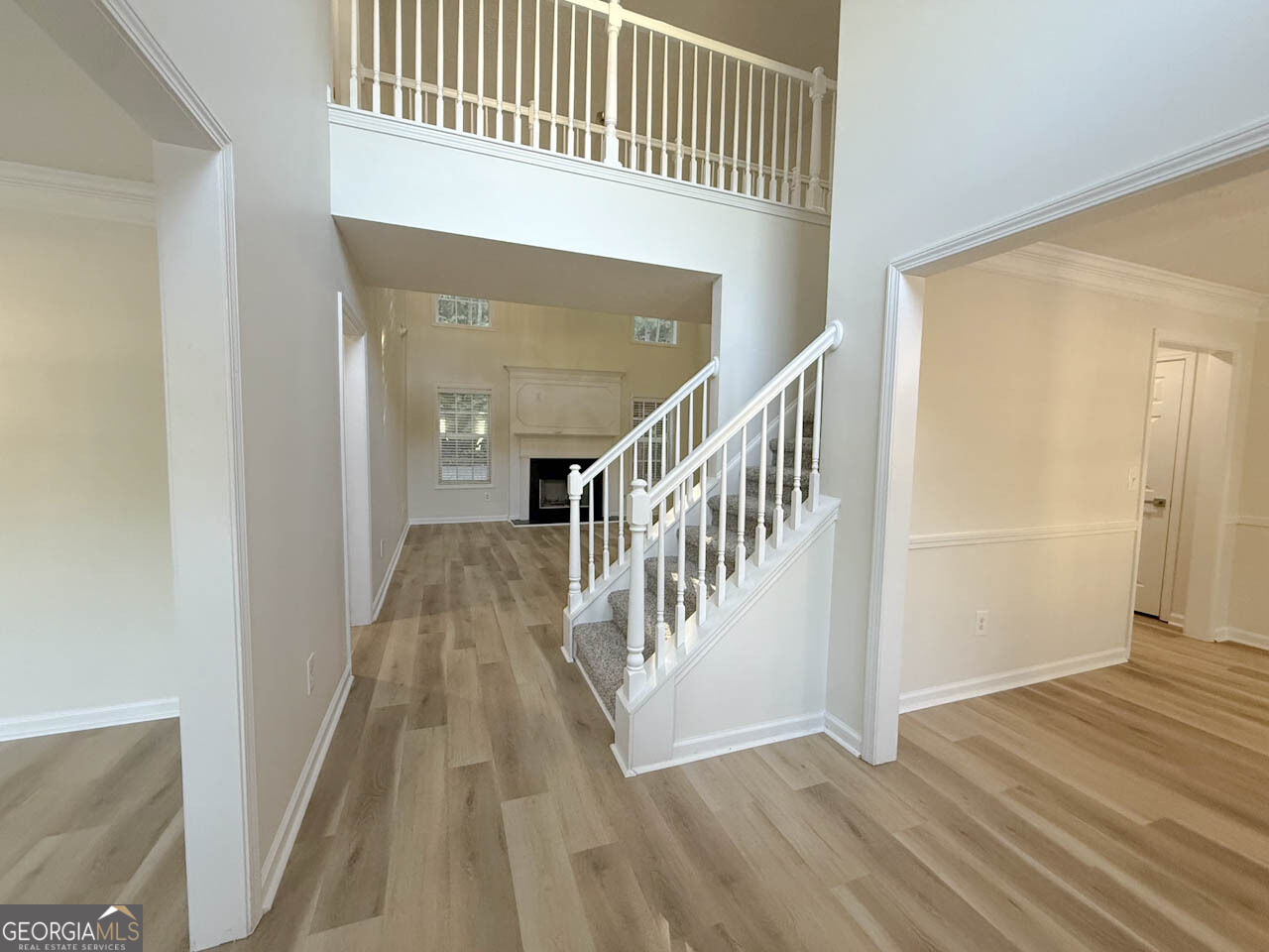 6681 Point Of Woods Drive Property Photo 4