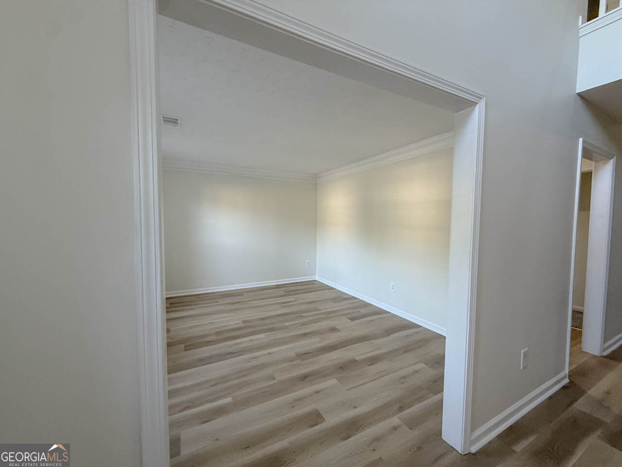 6681 Point Of Woods Drive Property Photo 8