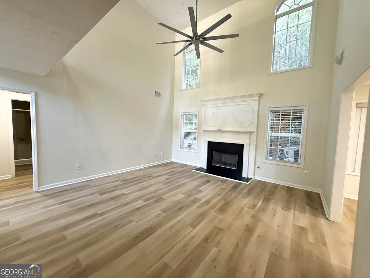 6681 Point Of Woods Drive Property Photo 12