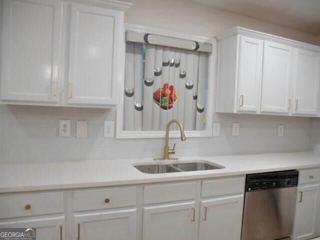6681 Point Of Woods Drive Property Photo 21