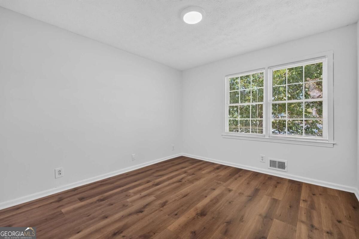 1021 Grayson Highway Property Photo 31