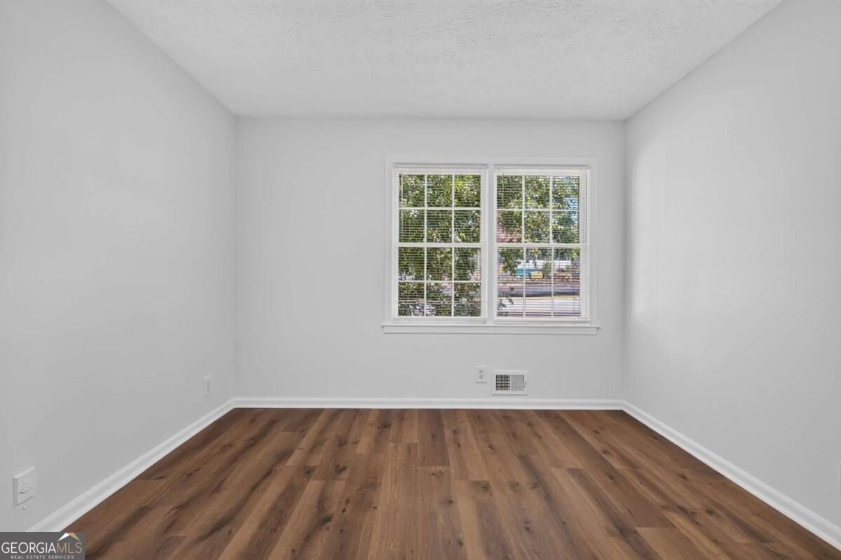 1021 Grayson Highway Property Photo 32