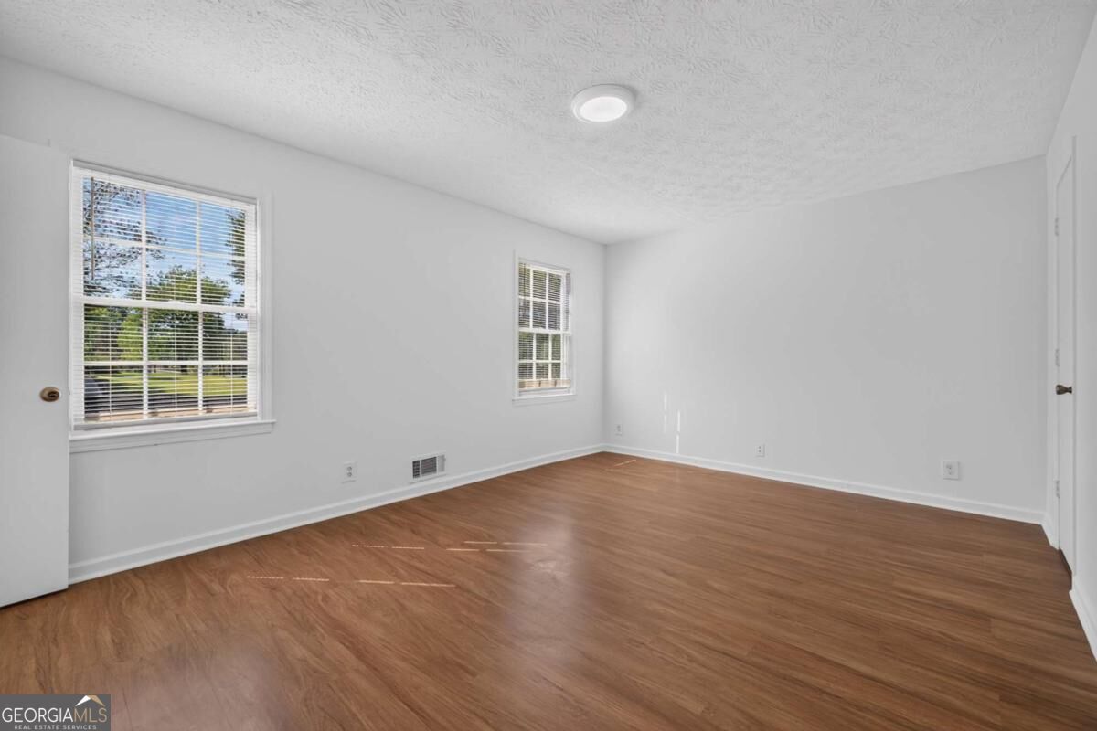 1021 Grayson Highway Property Photo 34
