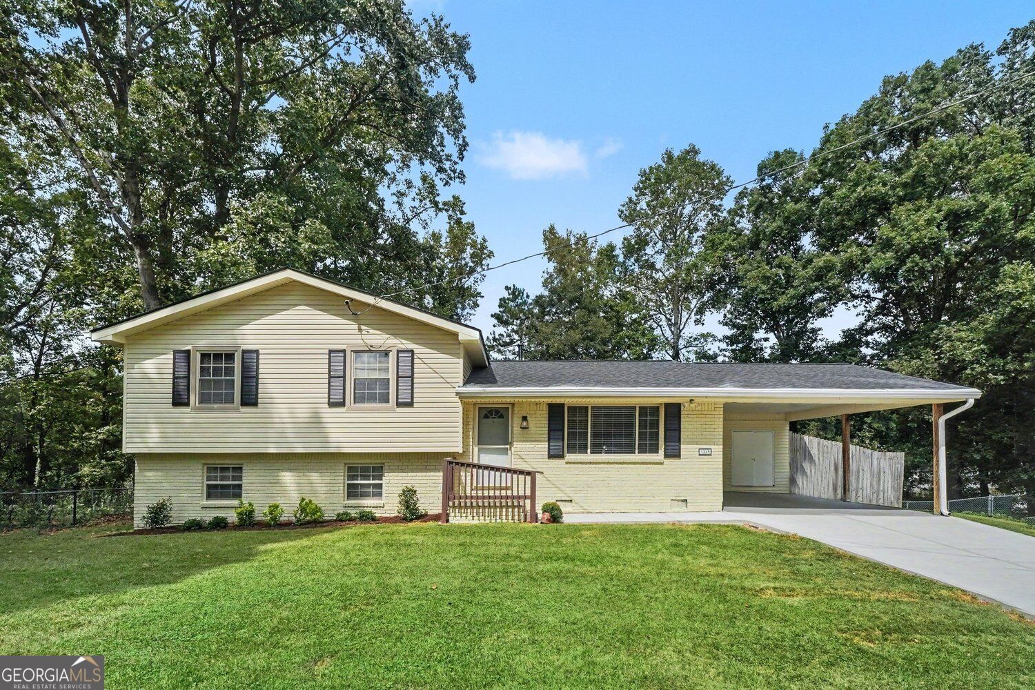 1229 De Leon Court Property Photo 2