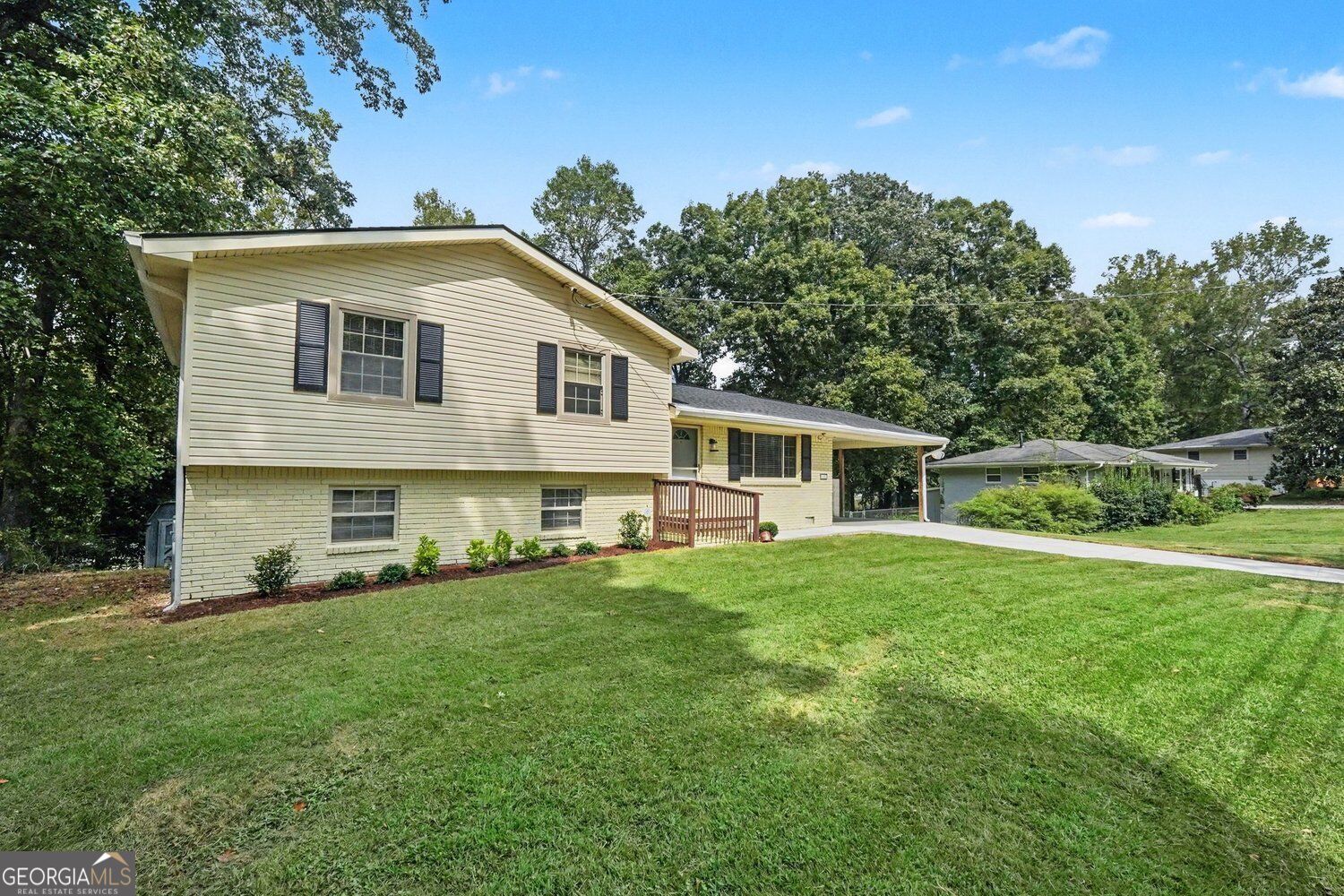 1229 De Leon Court Property Photo 4