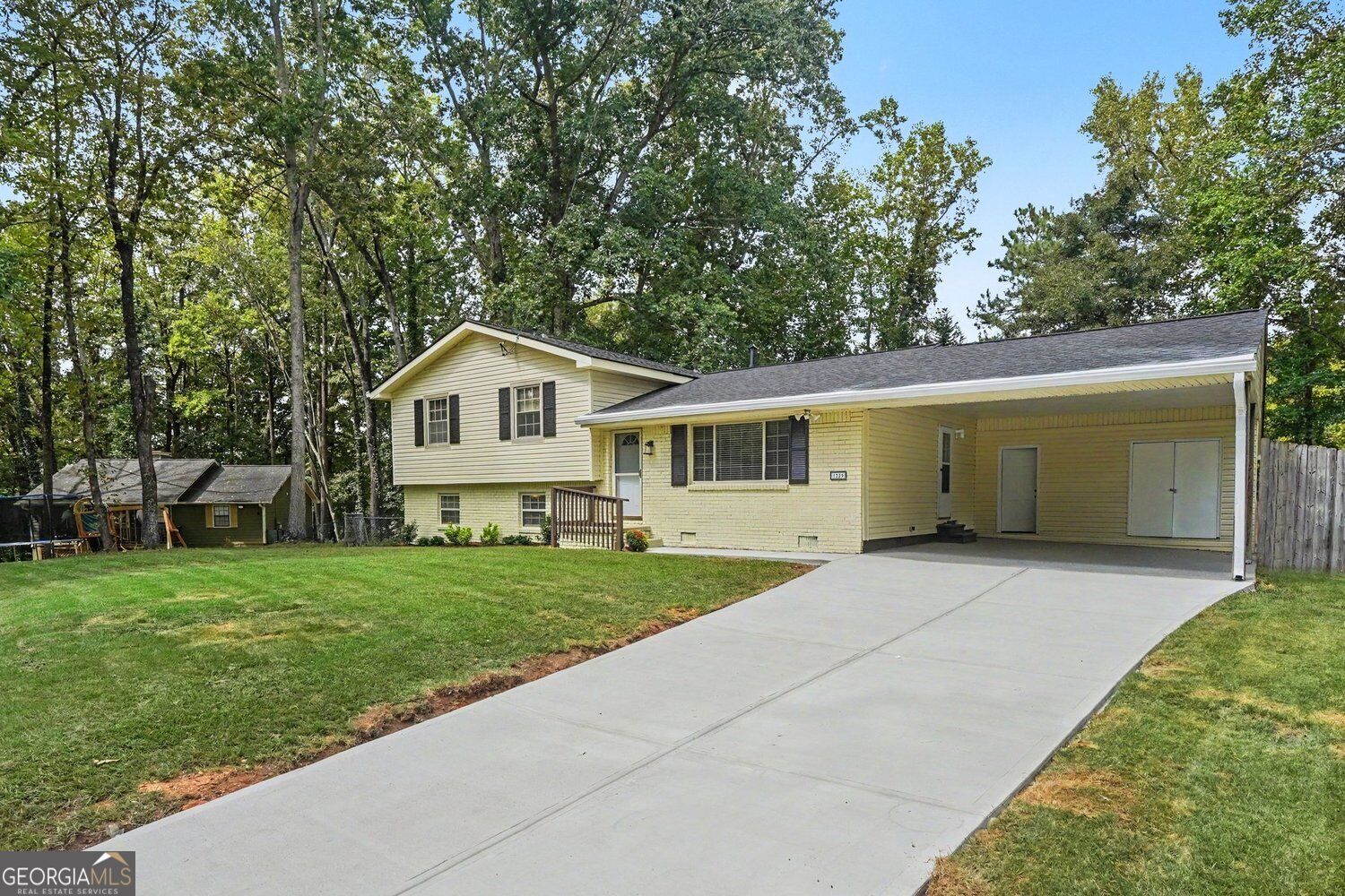 1229 De Leon Court Property Photo 5