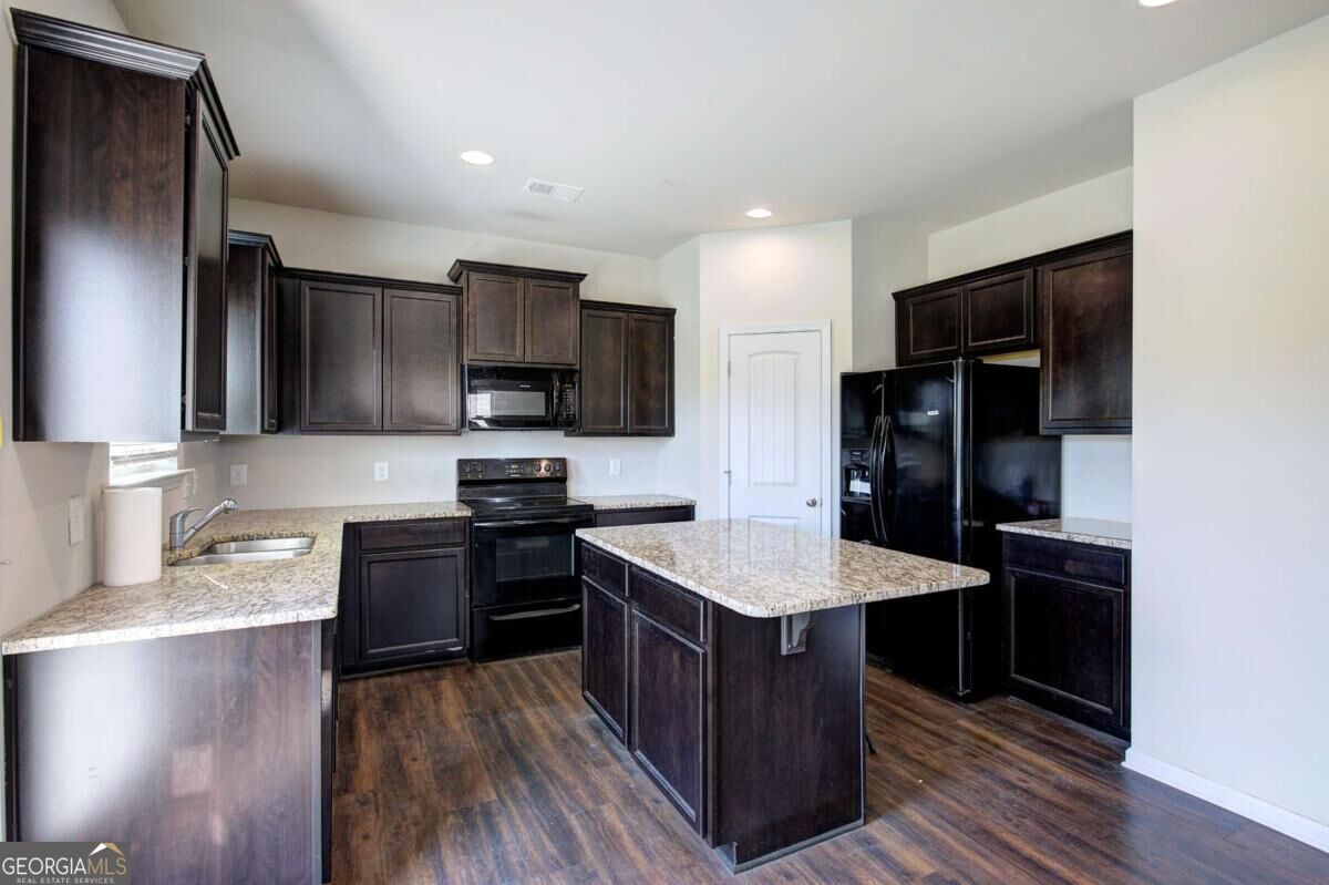 102 Oak Ridge Drive Property Photo 14