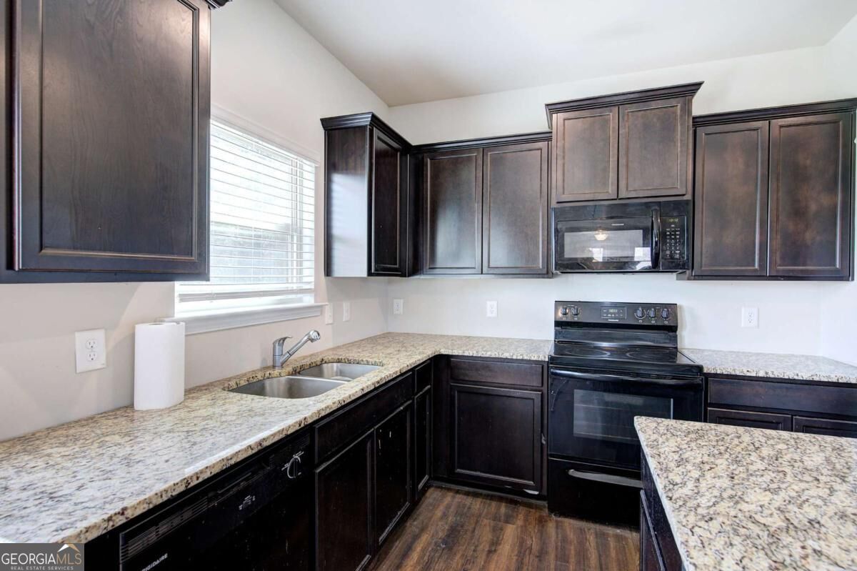 102 Oak Ridge Drive Property Photo 15