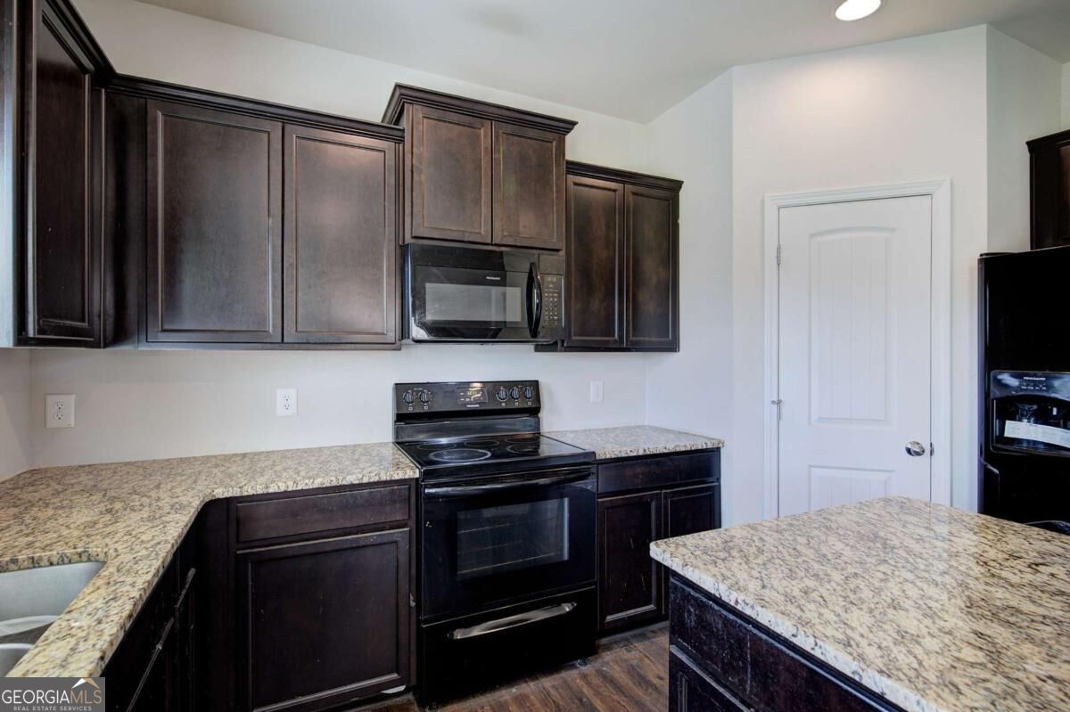 102 Oak Ridge Drive Property Photo 18