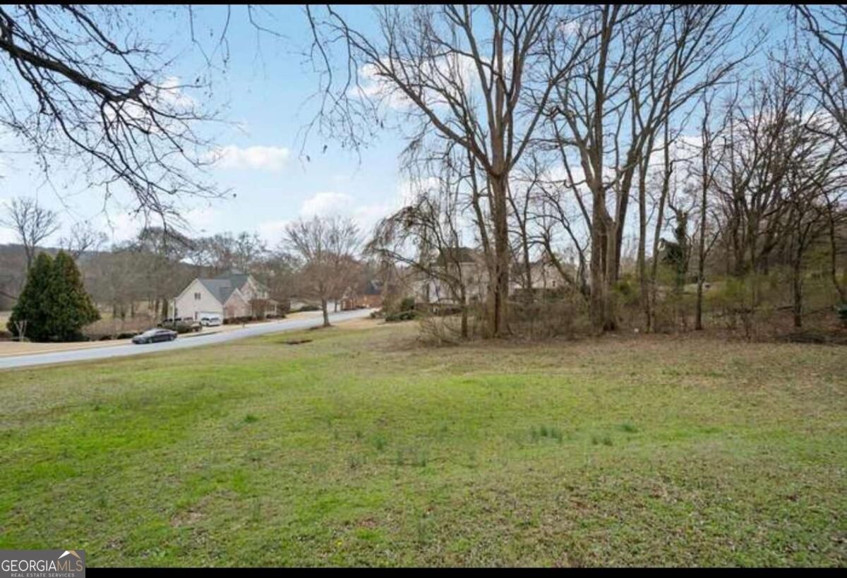 693 Reece Drive Property Photo 2