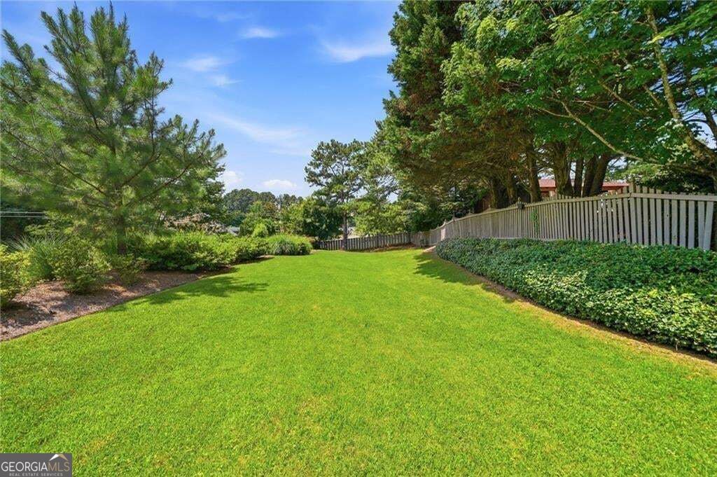 3901 Hazelhurst Drive Property Photo 14