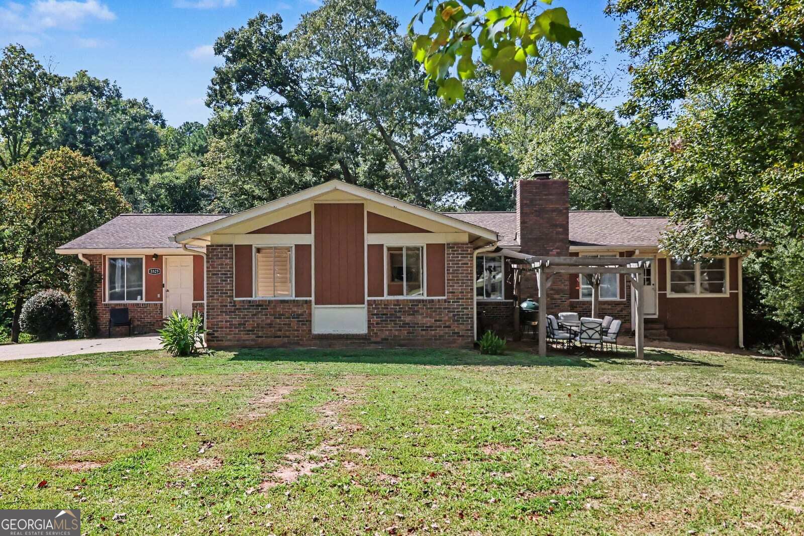 5829 Clarks Bridge Road Property Photo 1