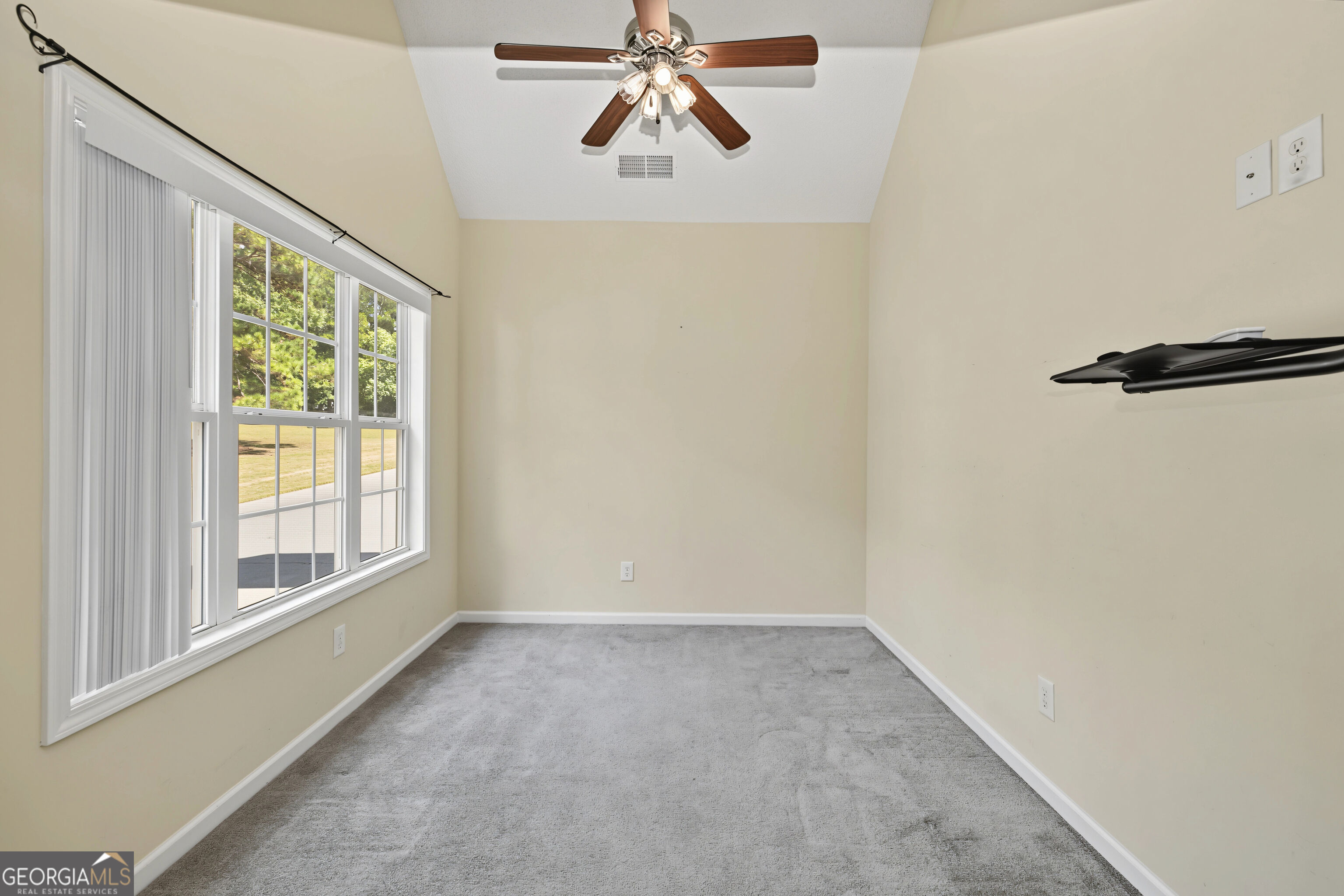 129 King Richard Drive Property Photo 21