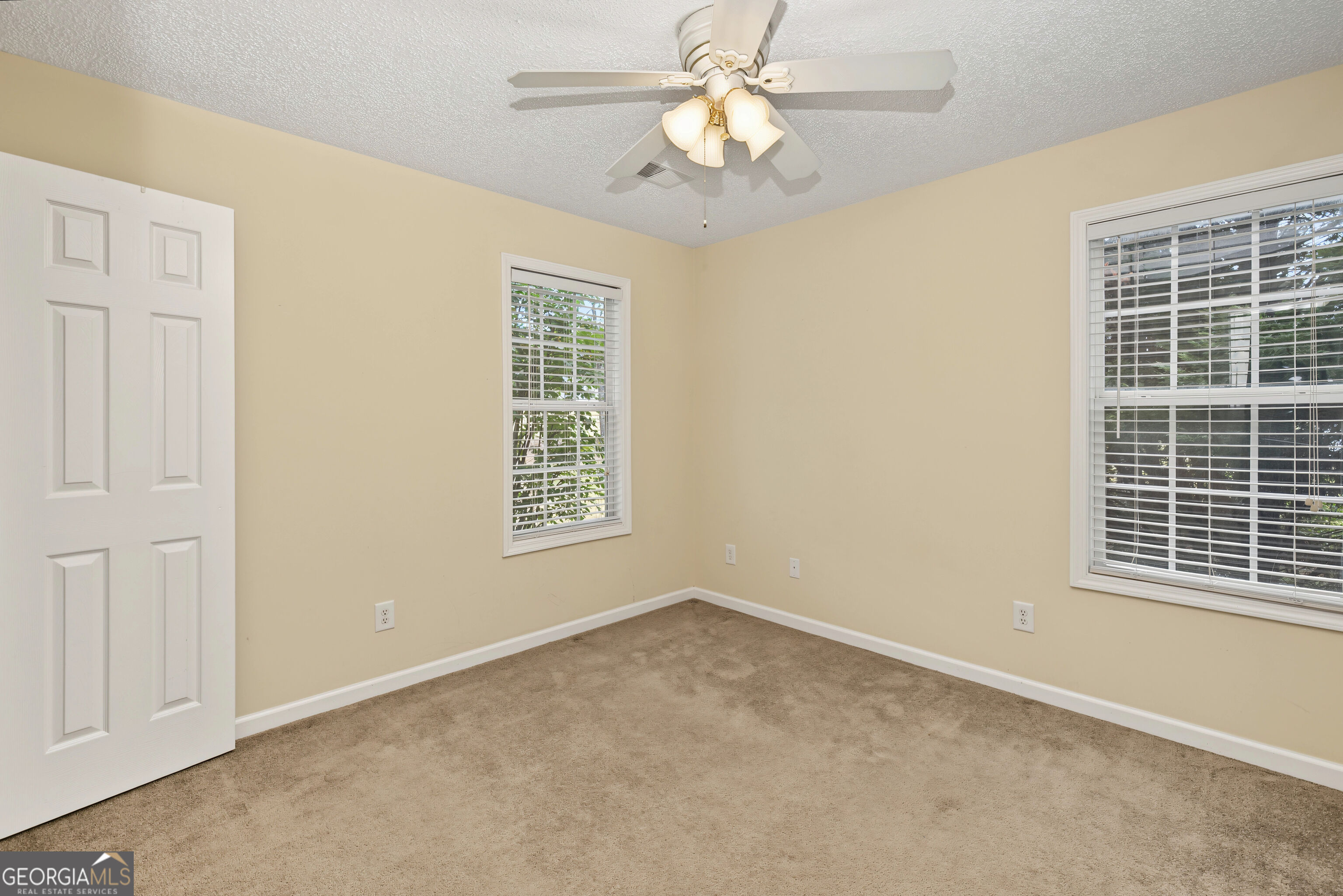 129 King Richard Drive Property Photo 27