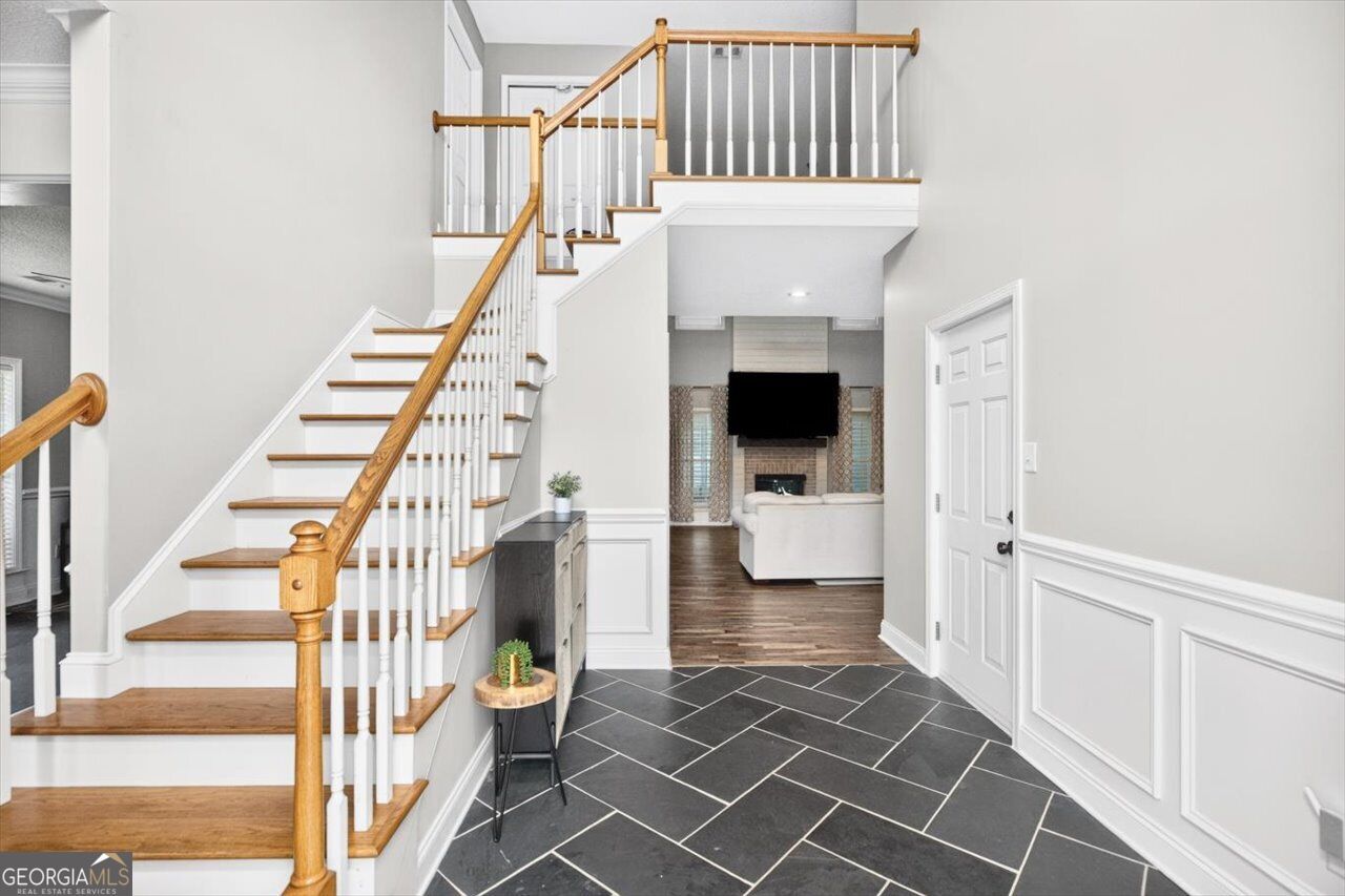 211 White Columns Drive Property Photo 6