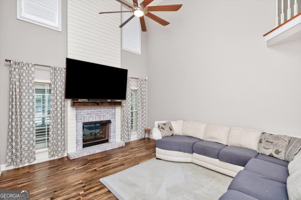 211 White Columns Drive Property Photo 12