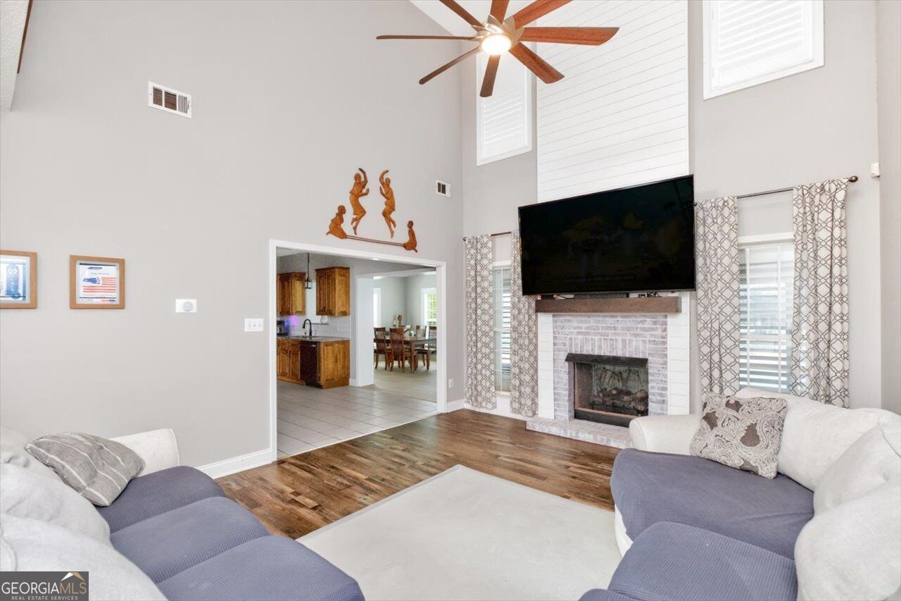 211 White Columns Drive Property Photo 13
