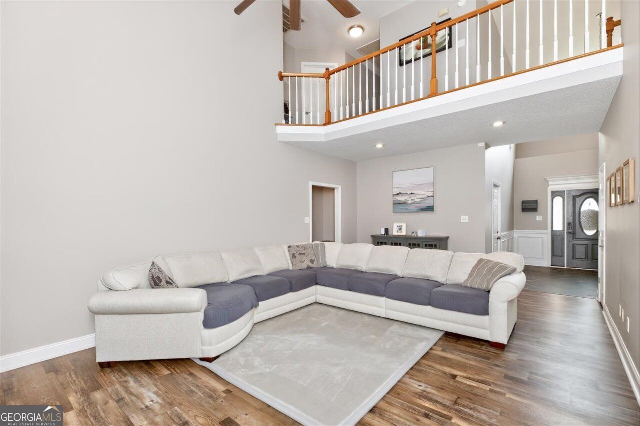 211 White Columns Drive Property Photo 15