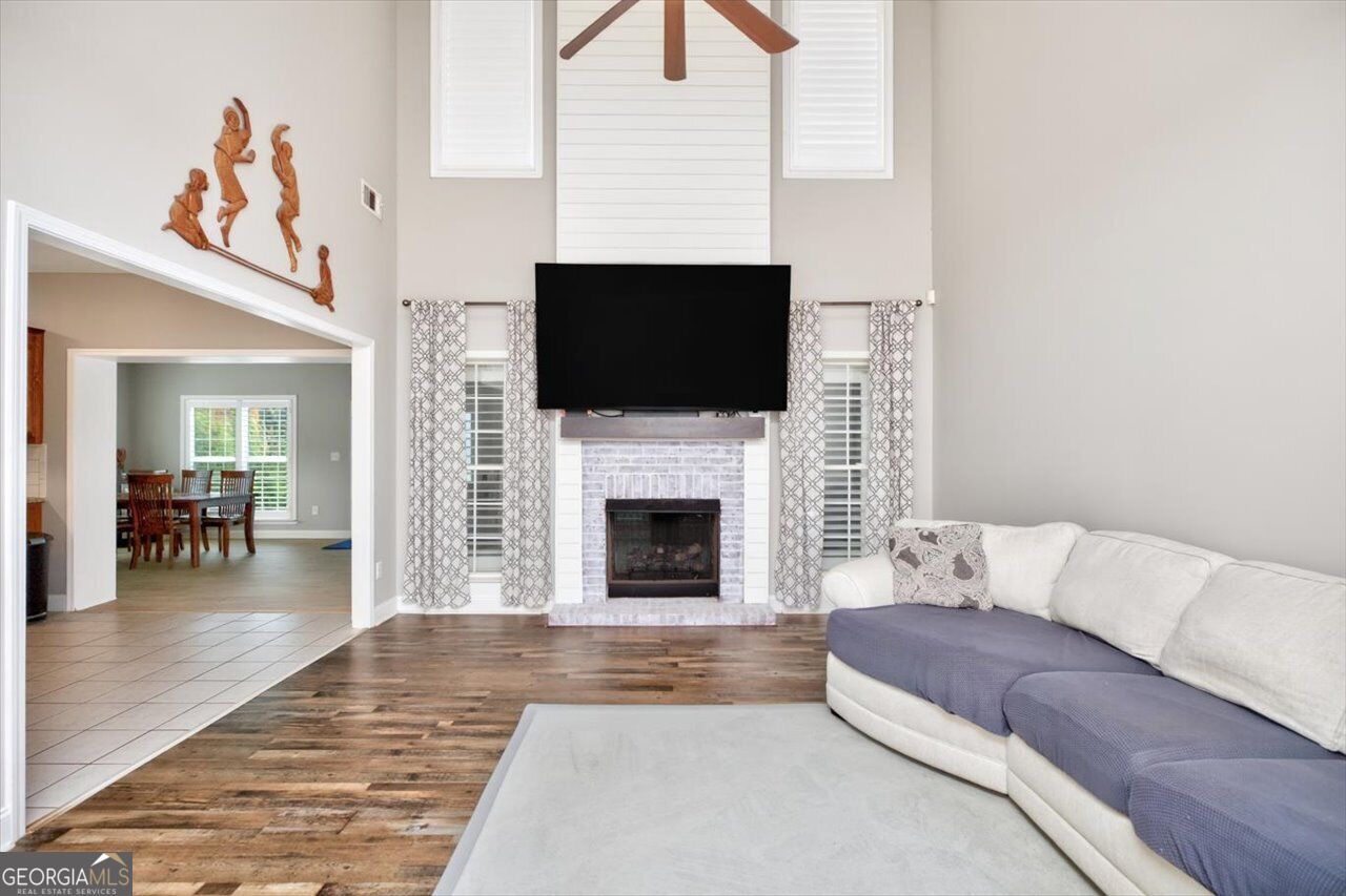 211 White Columns Drive Property Photo 18