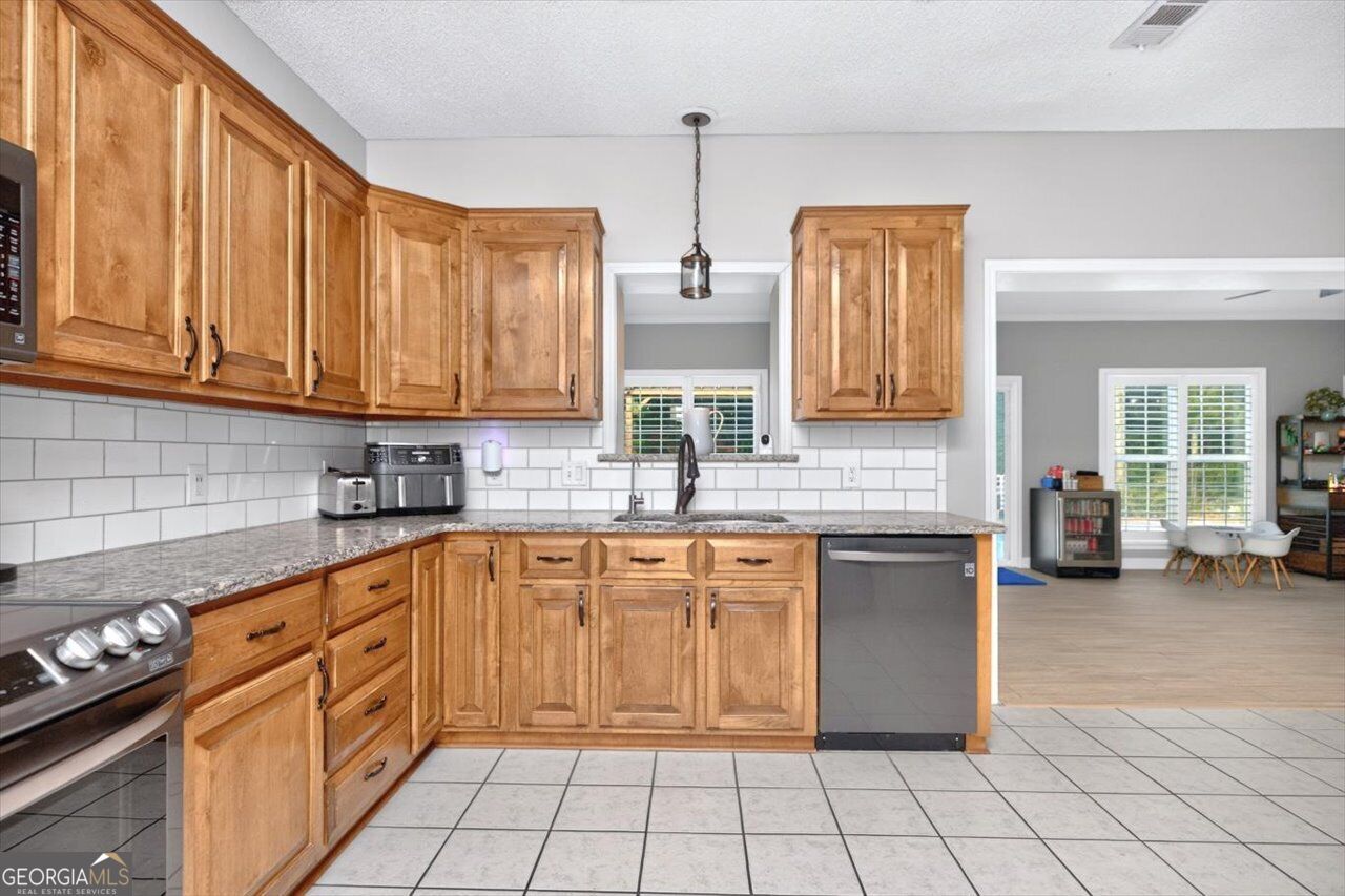 211 White Columns Drive Property Photo 22