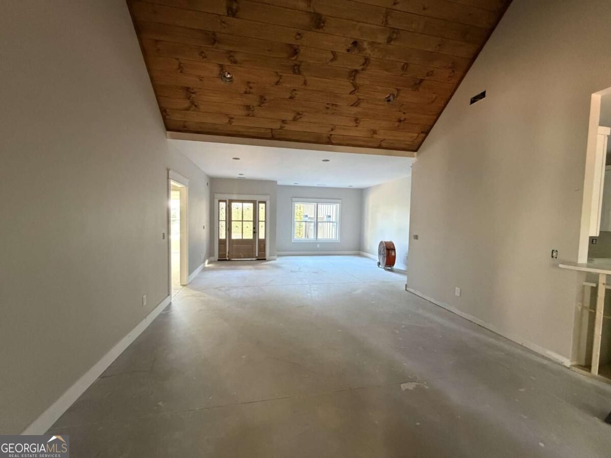 8725 Highway 136 W Property Photo 5