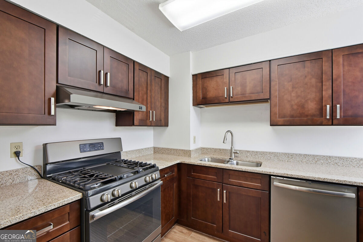 2479 Peachtree Road Ne Apt 317 Property Photo 5