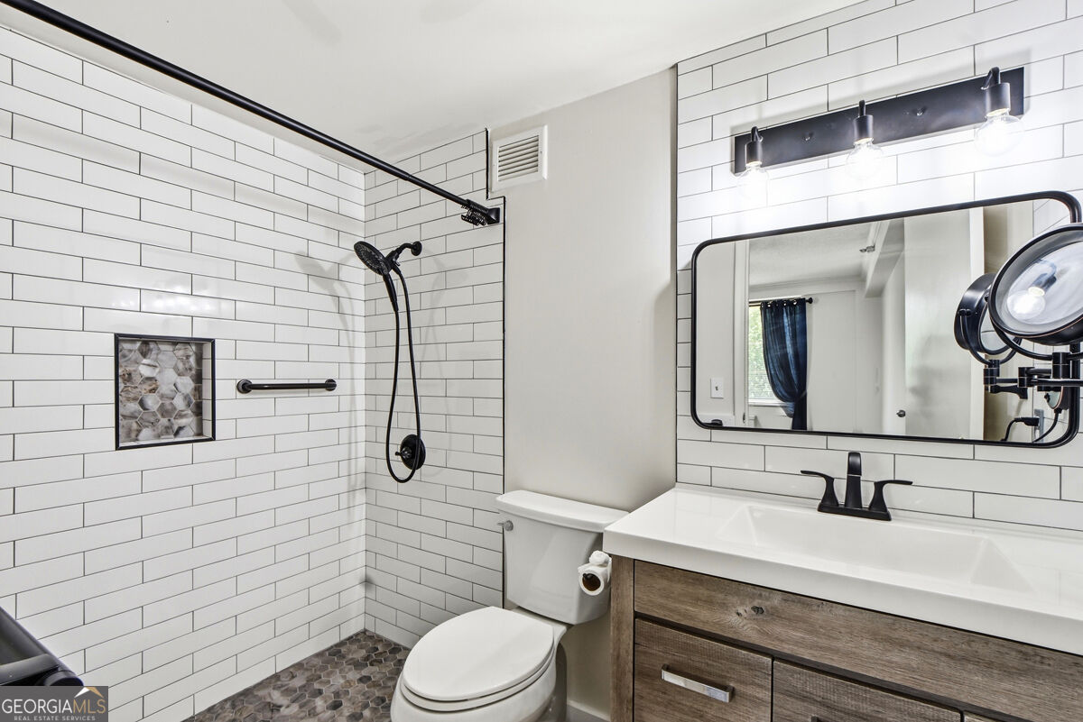 2479 Peachtree Road Ne Apt 317 Property Photo 15