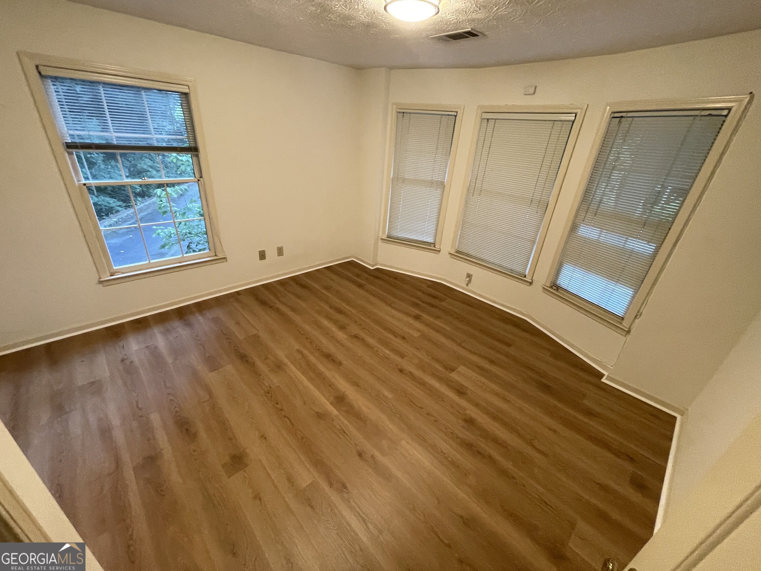 783 Holcomb Bridge Road Property Photo 13