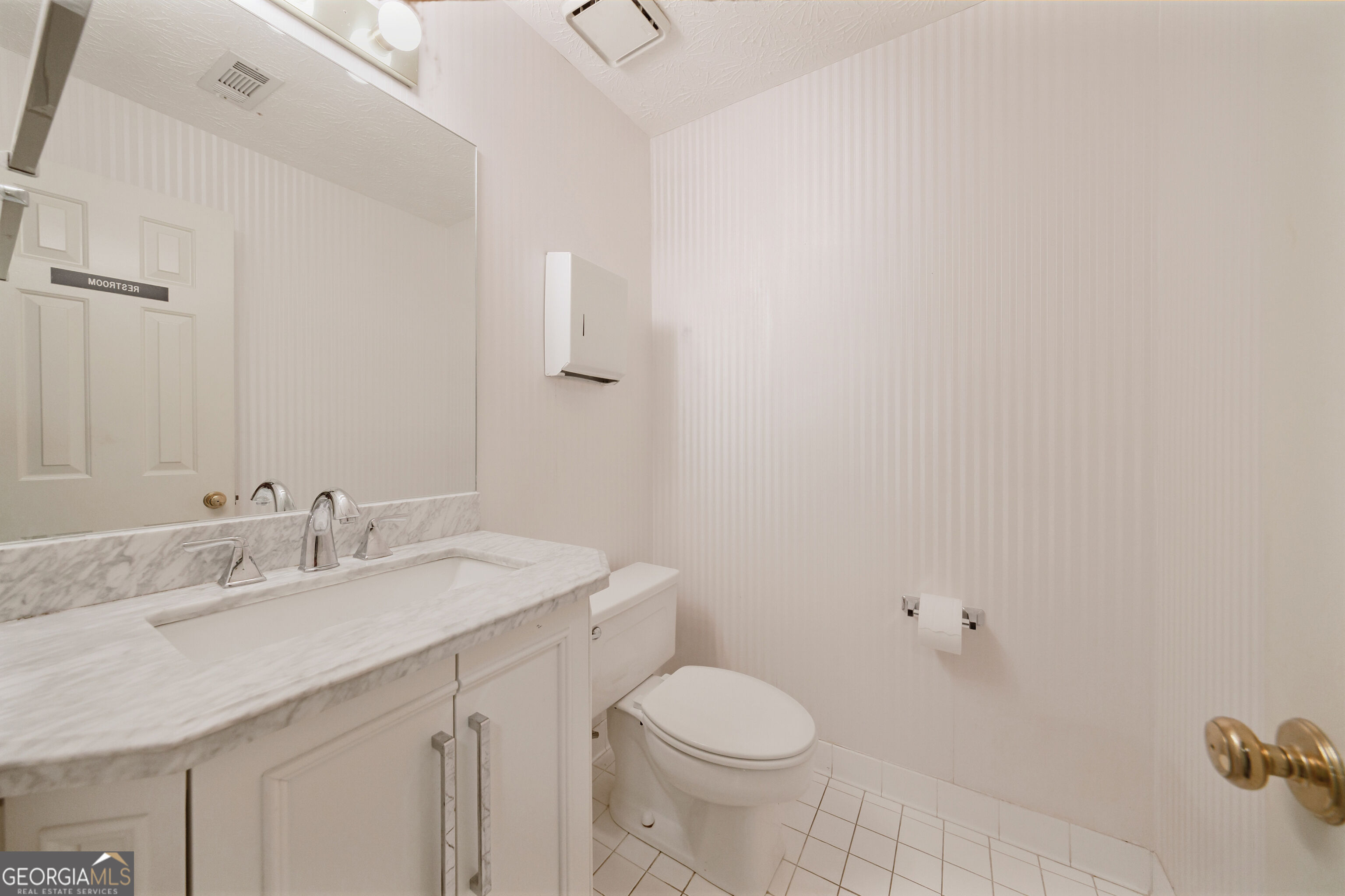 783 Holcomb Bridge Road Property Photo 15