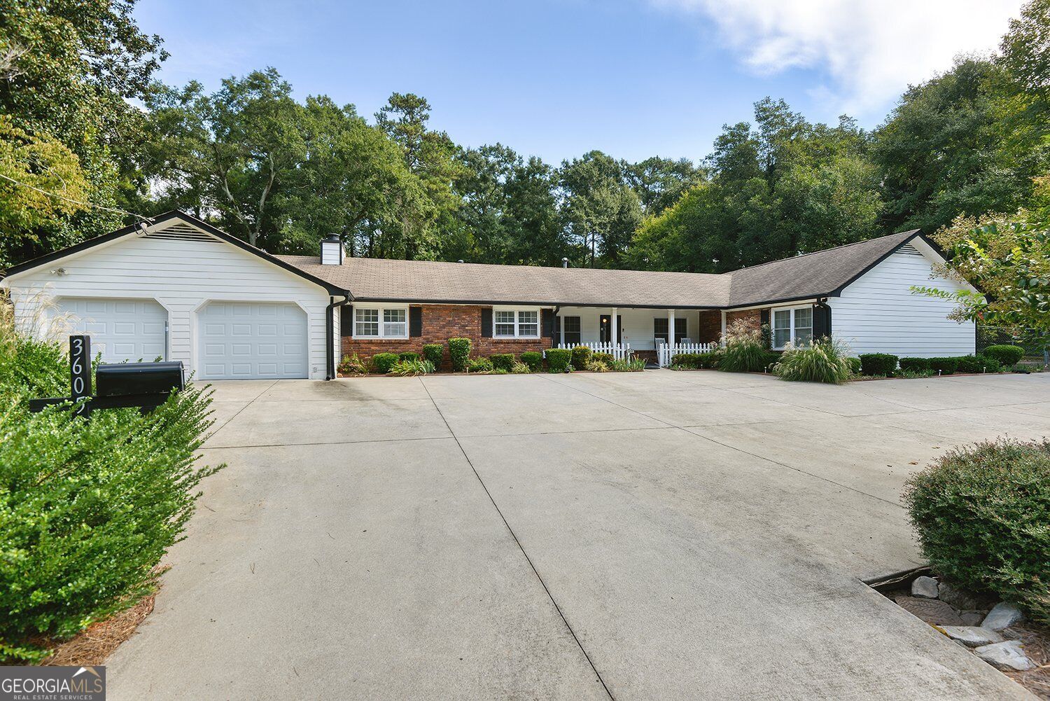3605 Shallowford Road Property Photo 1