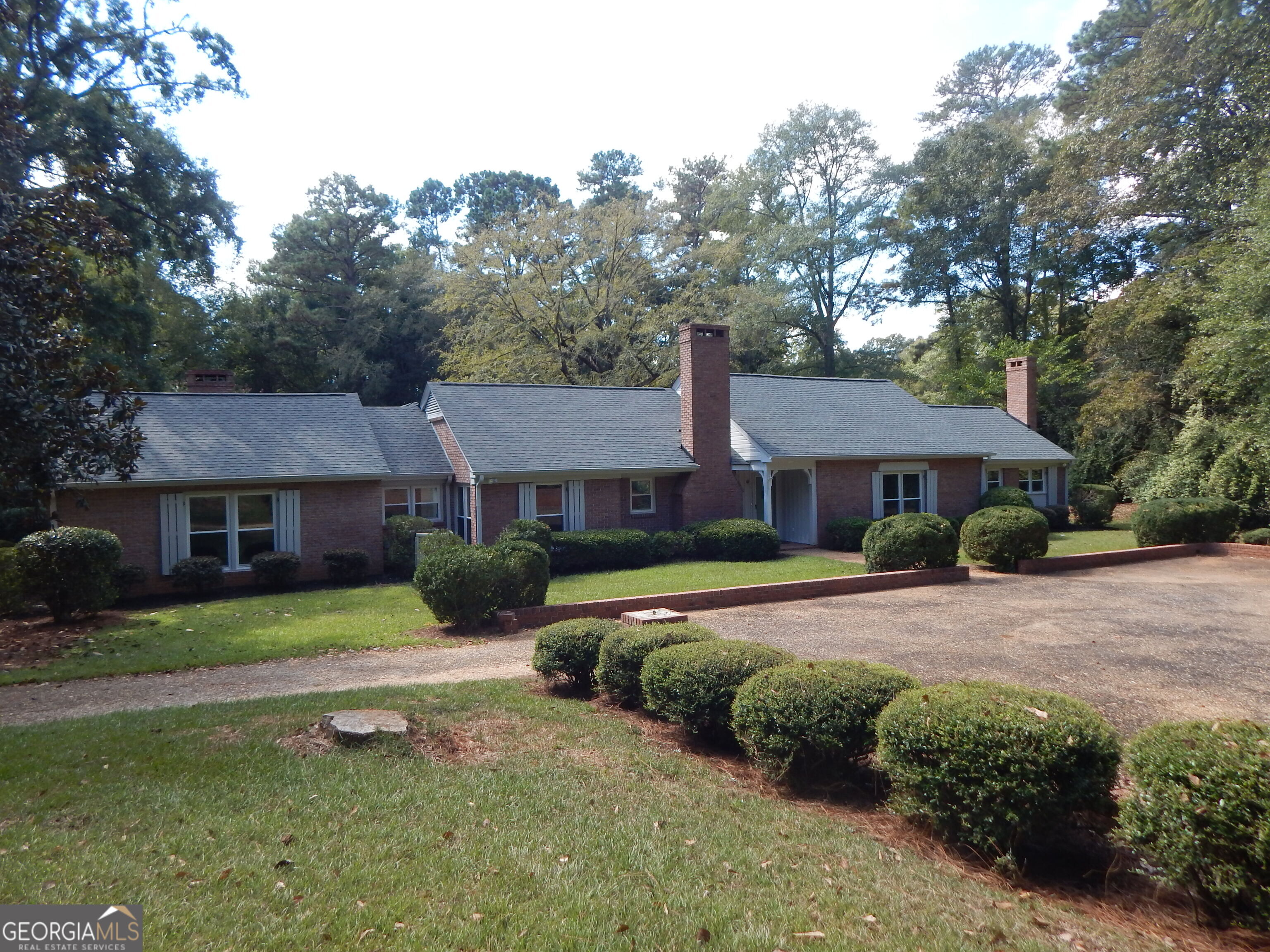 887 Cameron Mill Road Property Photo 2