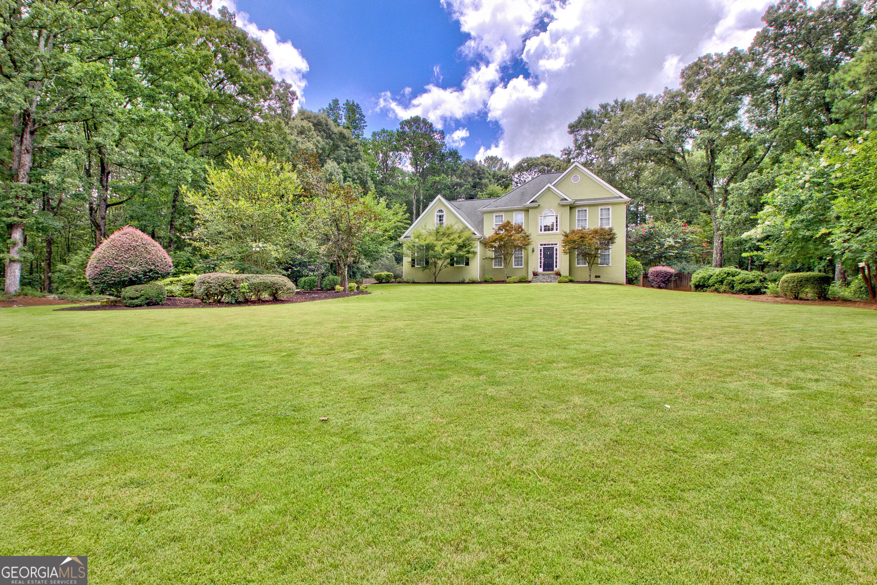 105 Arlington Tr Property Photo 3