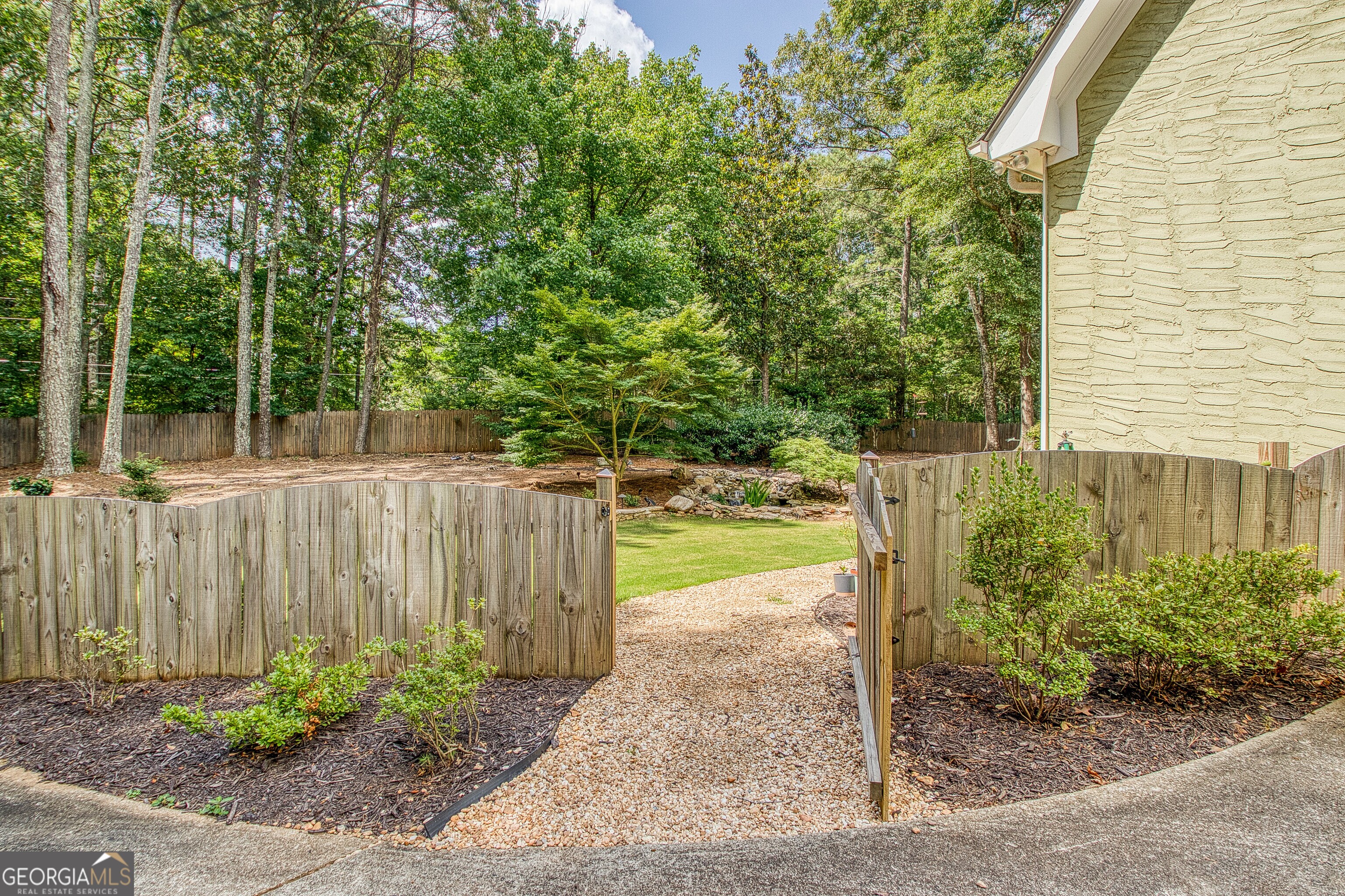 105 Arlington Tr Property Photo 50