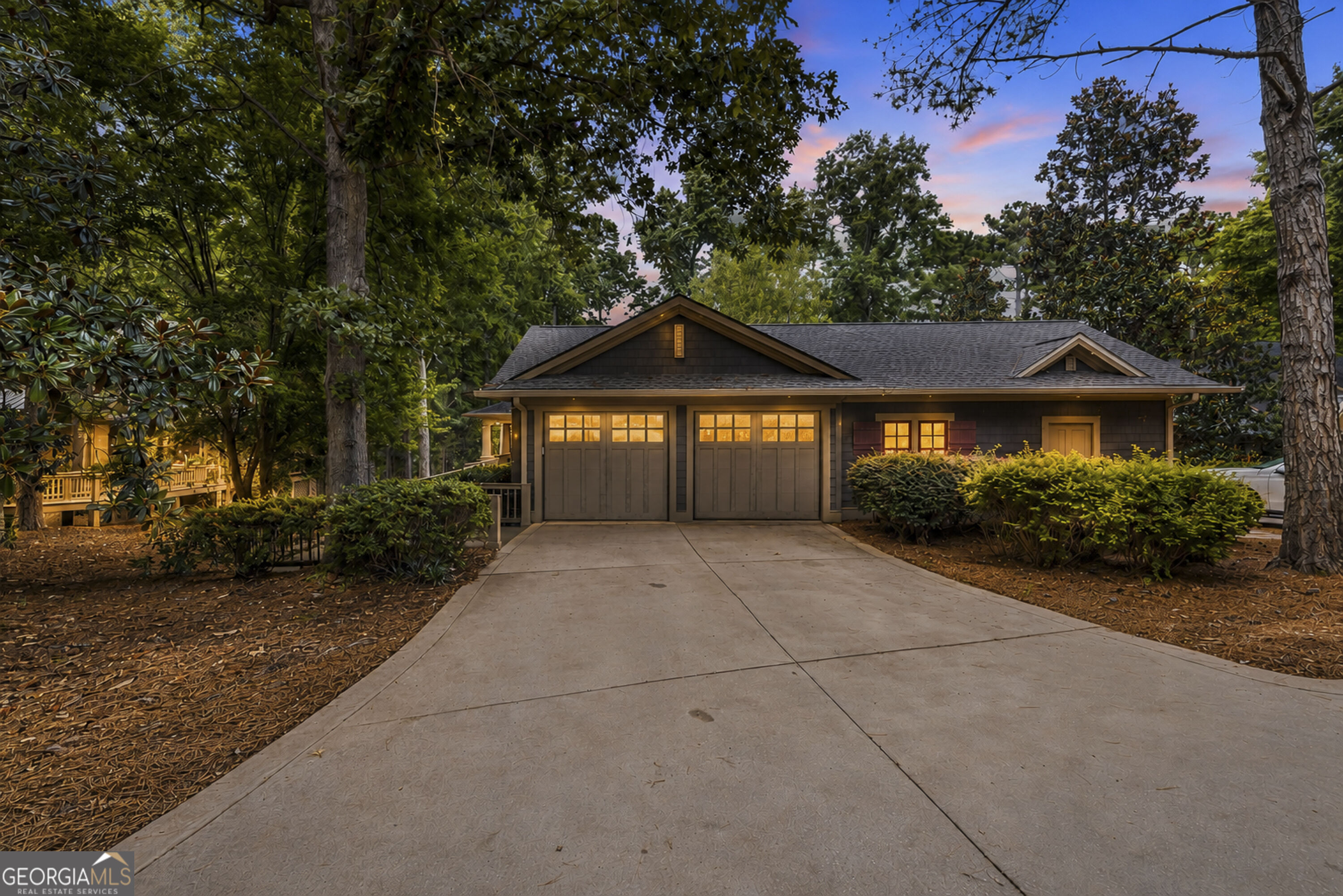 1041 Lockets Trail Property Photo 2