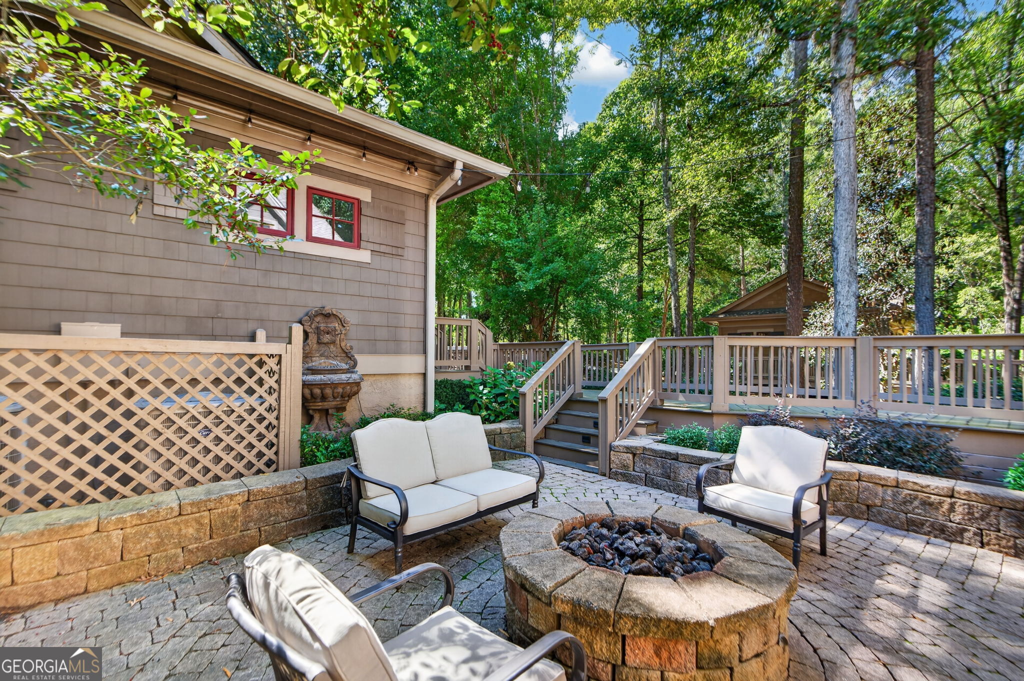 1041 Lockets Trail Property Photo 8