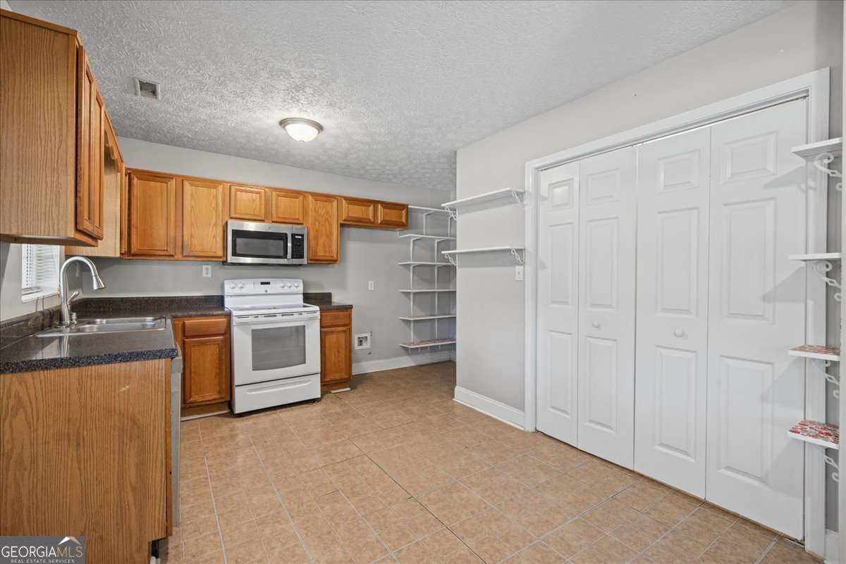 15 Roper Road Property Photo 10