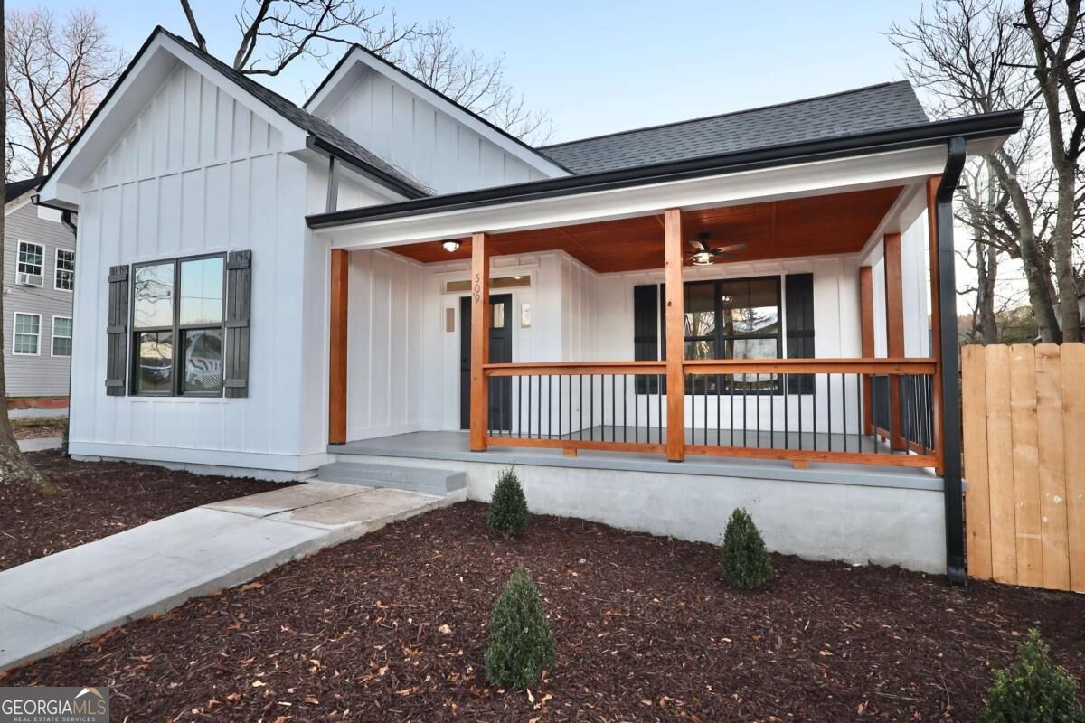 509 College Street Property Photo 1